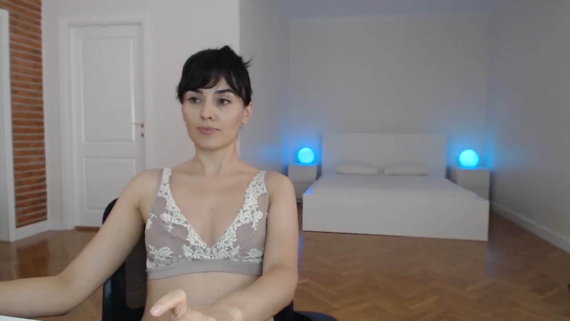 Gallery image thumbnail from Aylesh's myfreecams stream on, 08/29/2023, 20:40 image 4 of 20