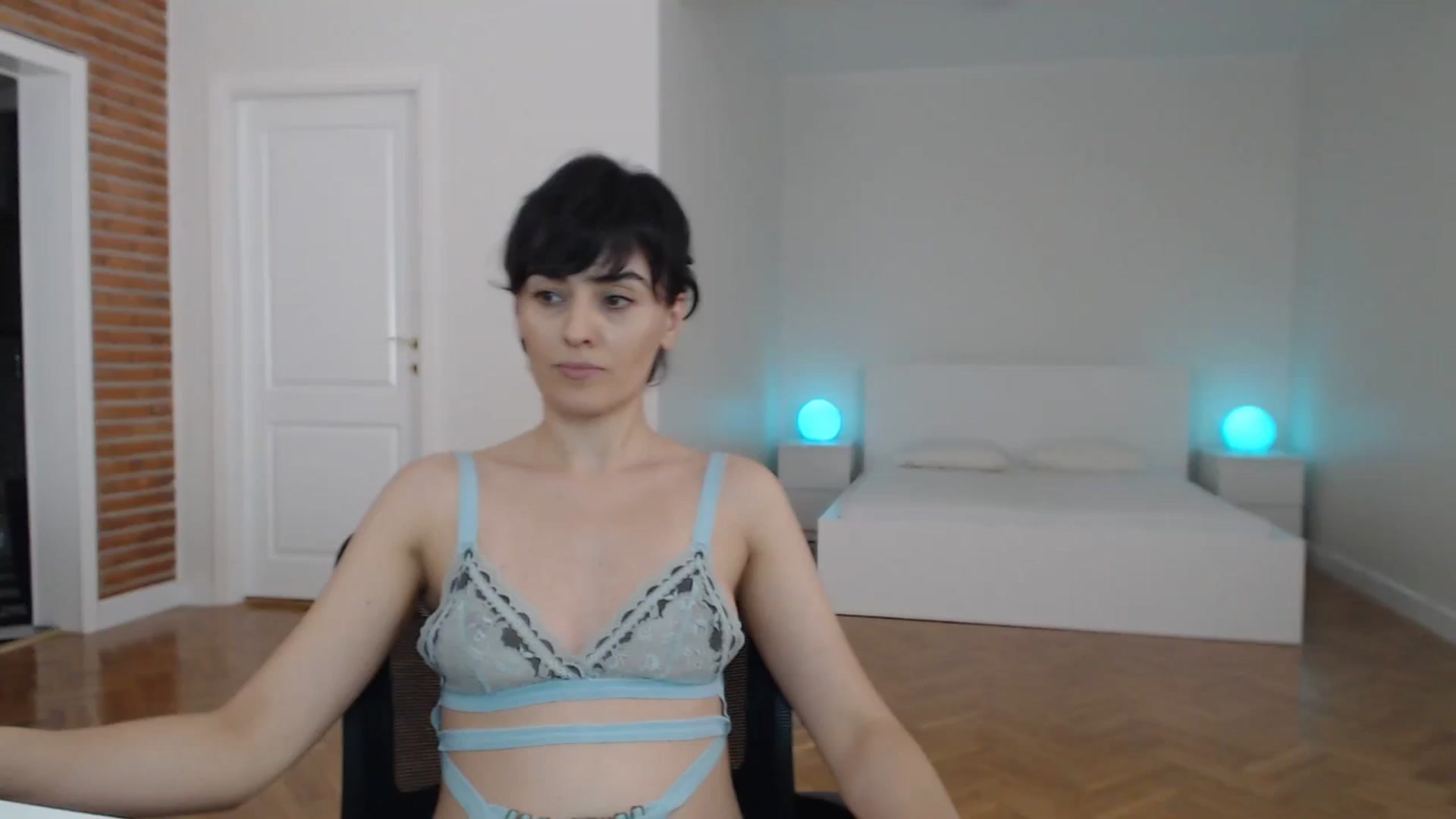 Gallery image thumbnail from Aylesh's myfreecams stream on, 08/30/2023, 21:11 image 19 of 20