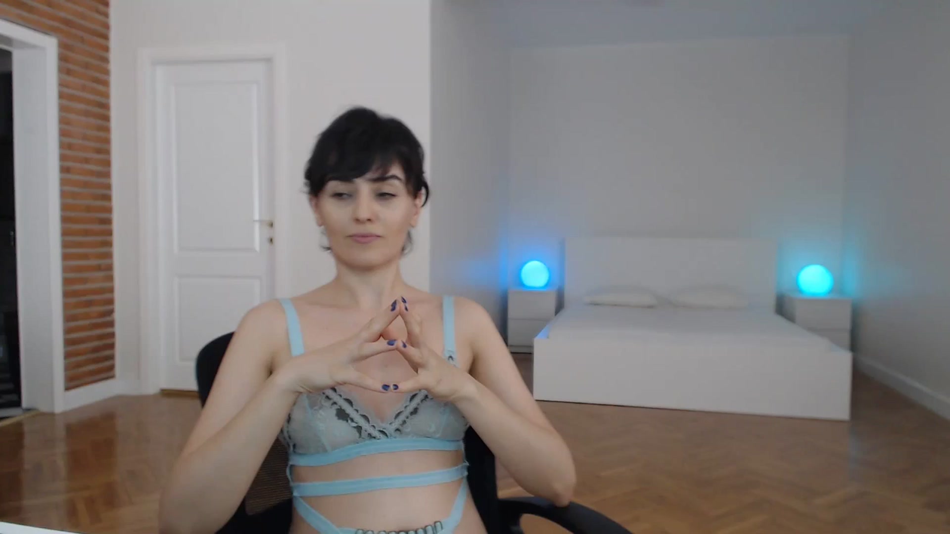 Gallery image thumbnail from Aylesh's myfreecams stream on, 08/30/2023, 21:11 image 9 of 20