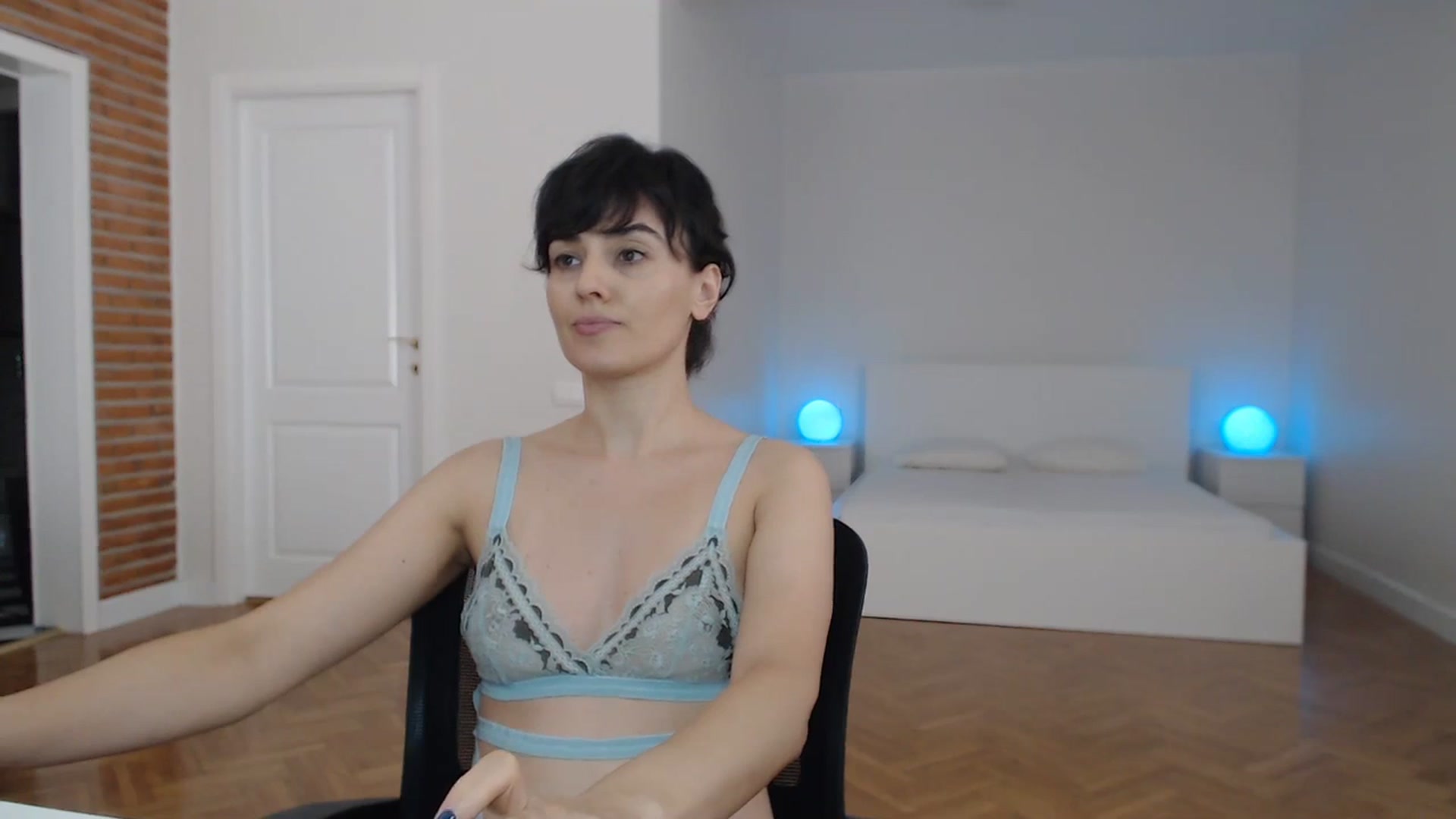 Gallery image thumbnail from Aylesh's myfreecams stream on, 08/30/2023, 21:11 image 16 of 20