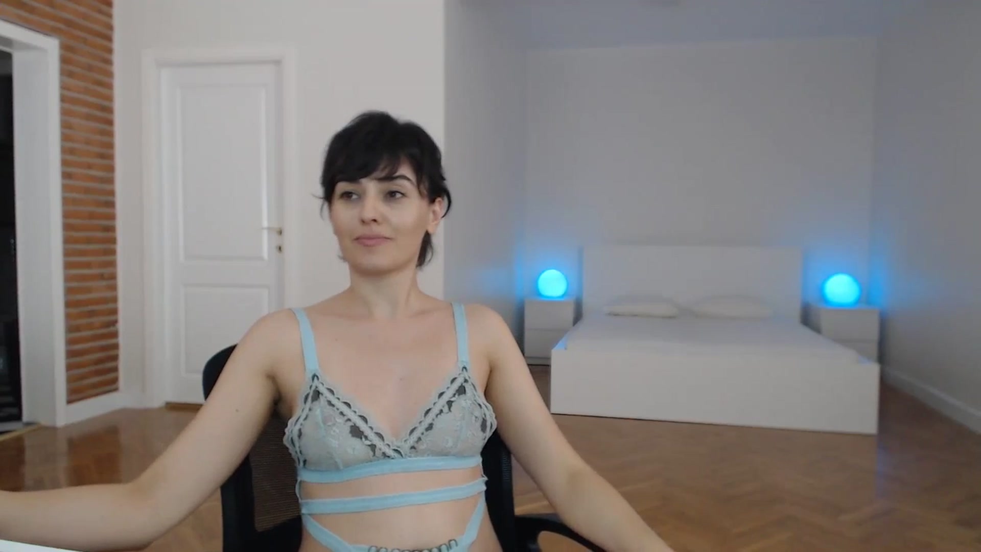 Gallery image thumbnail from Aylesh's myfreecams stream on, 08/30/2023, 21:11 image 11 of 20