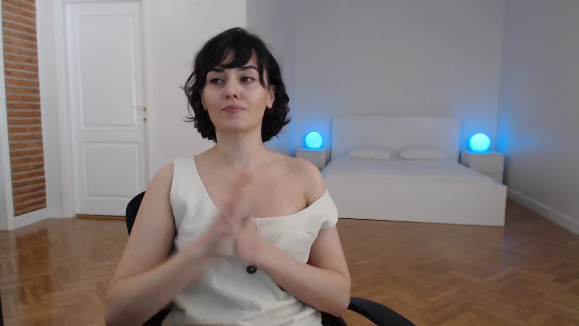Gallery image thumbnail from Aylesh's myfreecams stream on, 12/30/2023, 19:29 image 5 of 20