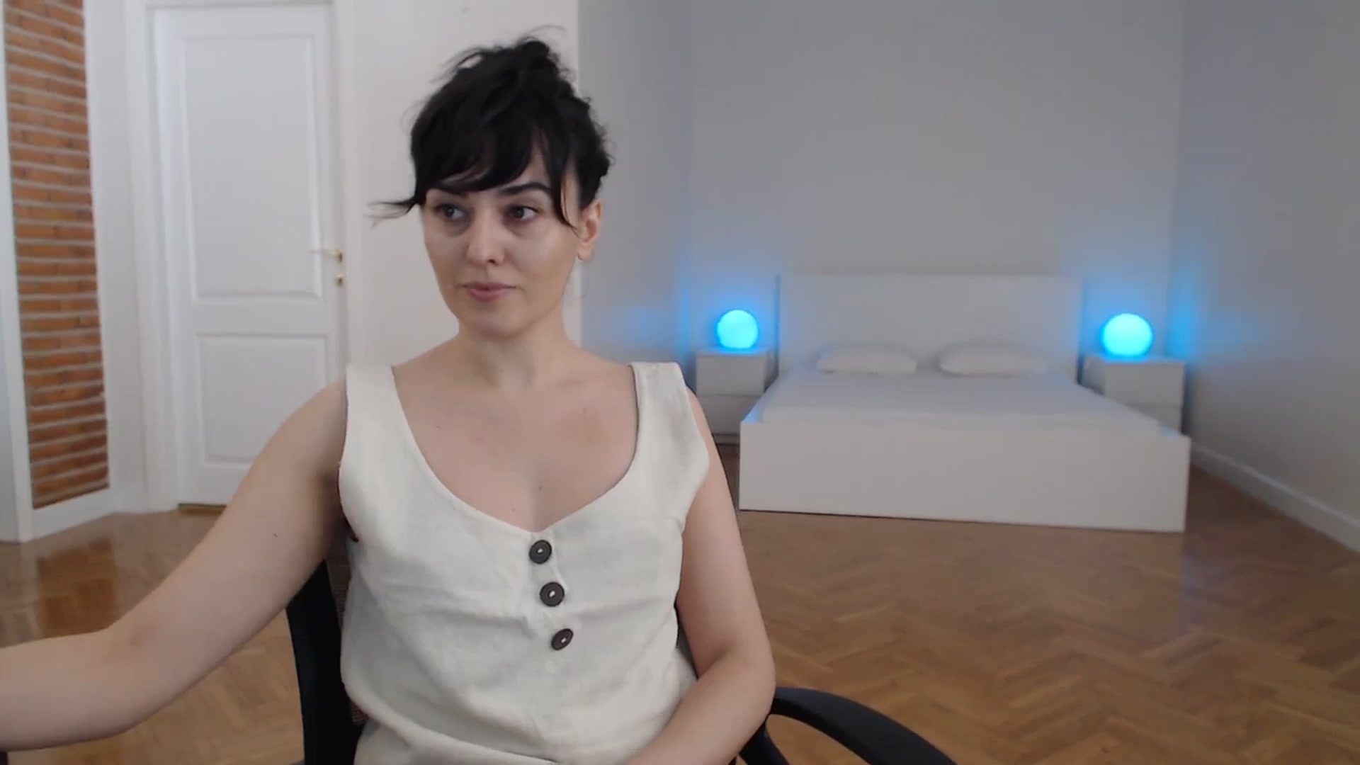 Gallery image thumbnail from Aylesh's myfreecams stream on, 12/30/2023, 19:29 image 20 of 20