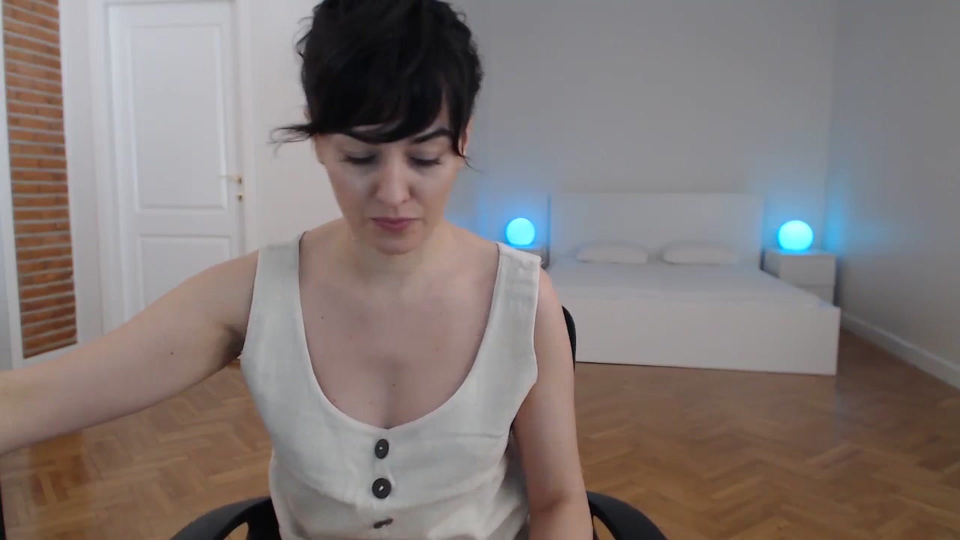 Gallery image thumbnail from Aylesh's myfreecams stream on, 12/30/2023, 19:29 image 19 of 20