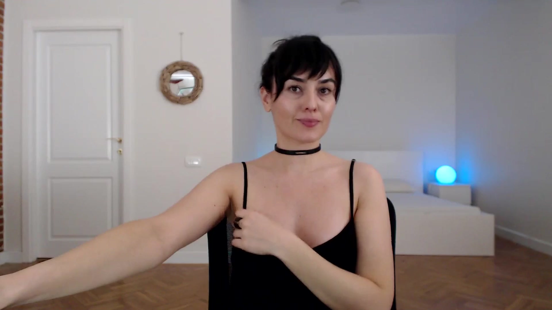 Gallery image thumbnail from Aylesh's myfreecams stream on, 01/01/2025, 17:08 image 18 of 20