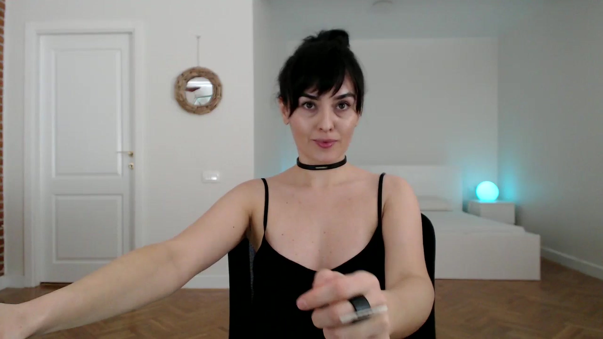 Gallery image thumbnail from Aylesh's myfreecams stream on, 01/01/2025, 17:08 image 4 of 20