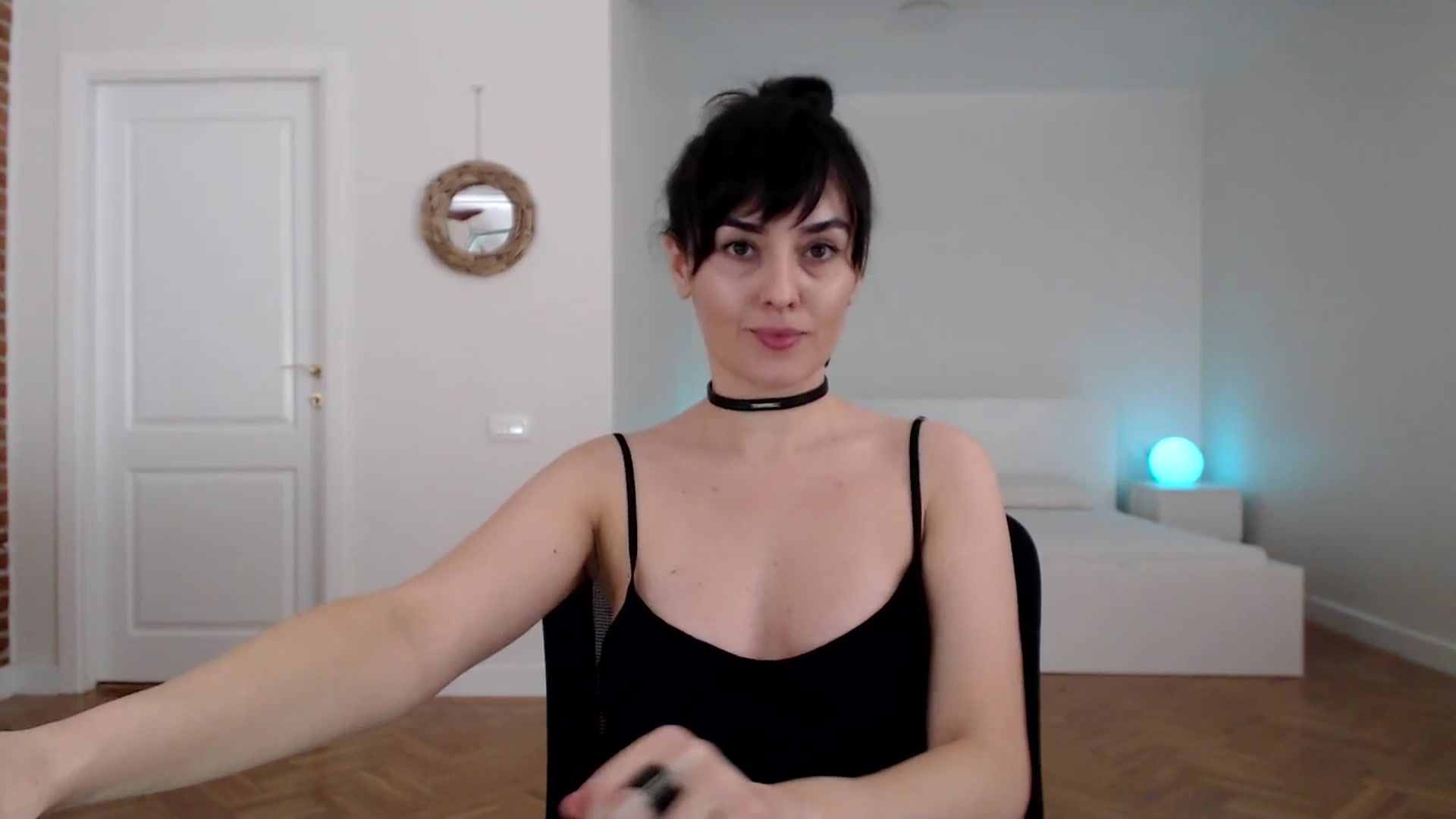 Gallery image thumbnail from Aylesh's myfreecams stream on, 01/01/2025, 17:08 image 6 of 20