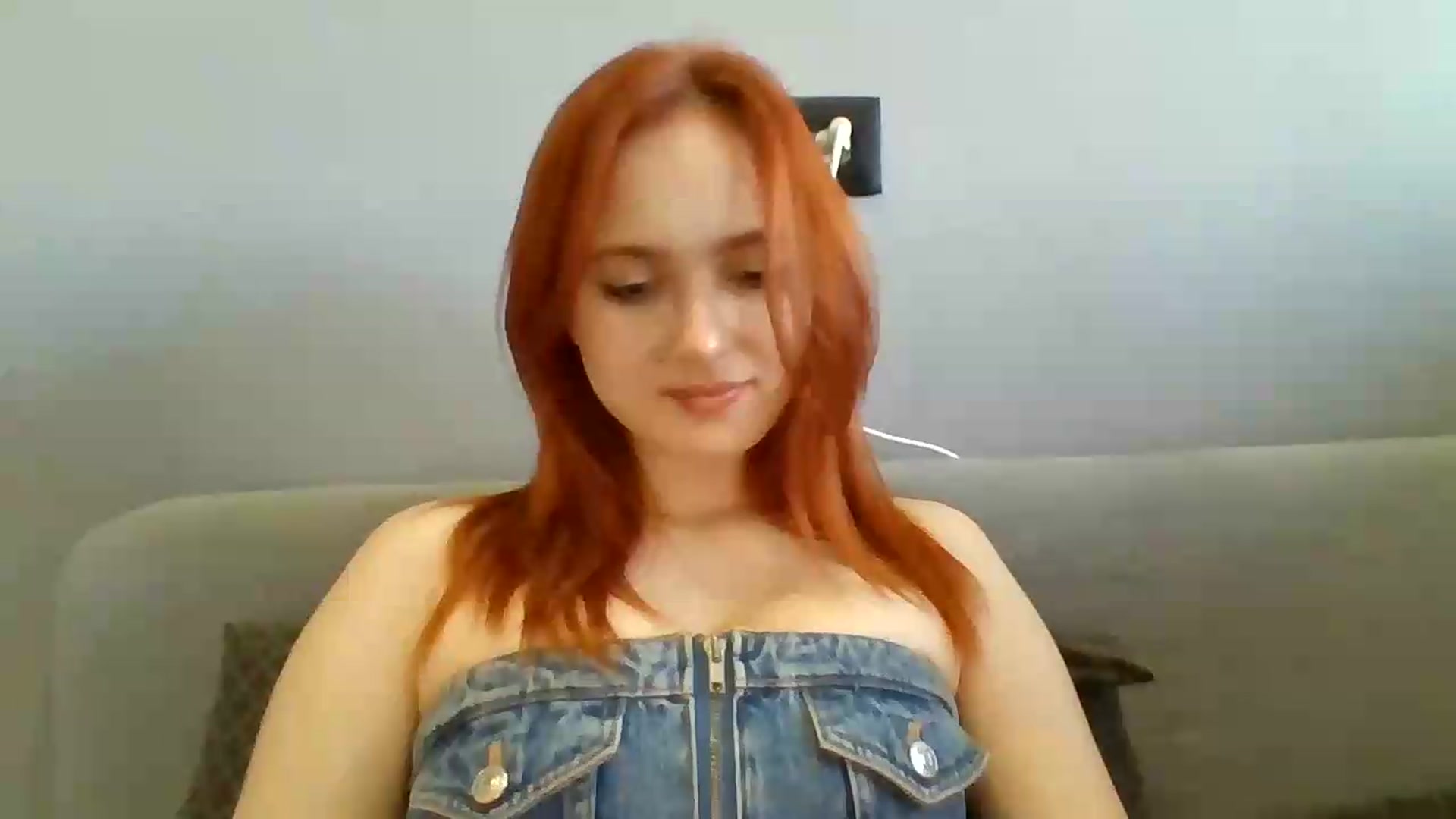 Gallery image thumbnail from AylinaGold's myfreecams stream on, 08/22/2026, 11:59 image 17 of 20