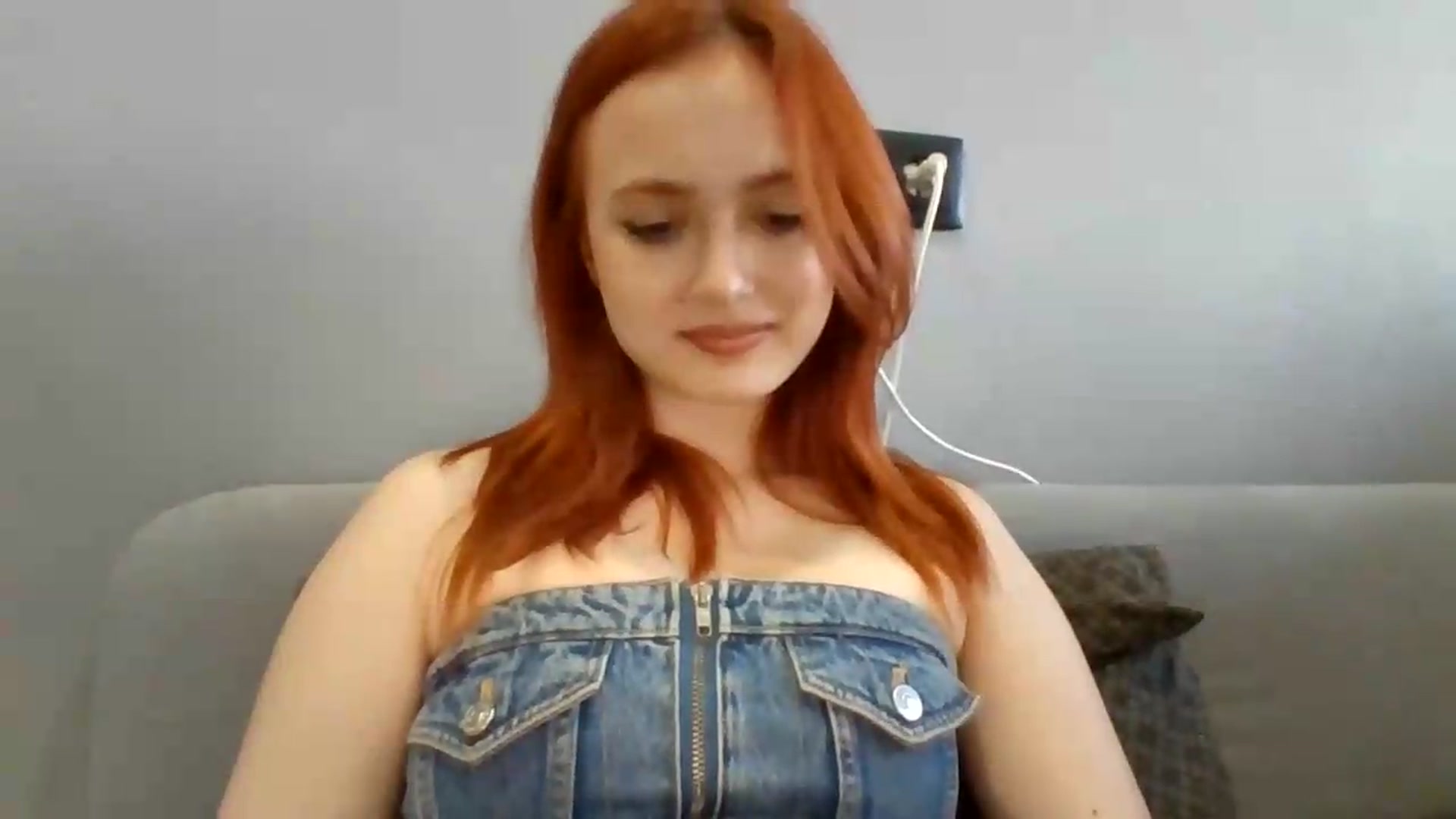 Gallery image thumbnail from AylinaGold's myfreecams stream on, 08/22/2026, 16:09 image 16 of 20