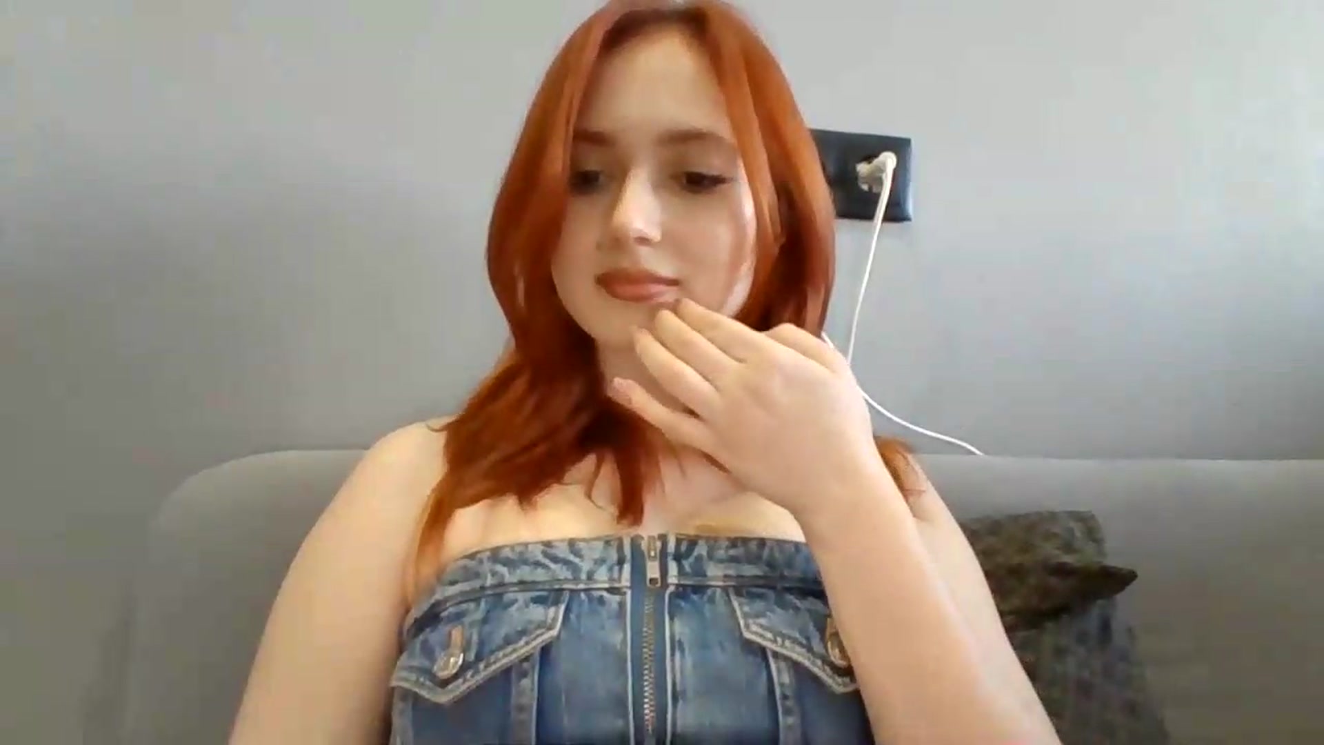 Gallery image thumbnail from AylinaGold's myfreecams stream on, 08/22/2026, 16:09 image 5 of 20