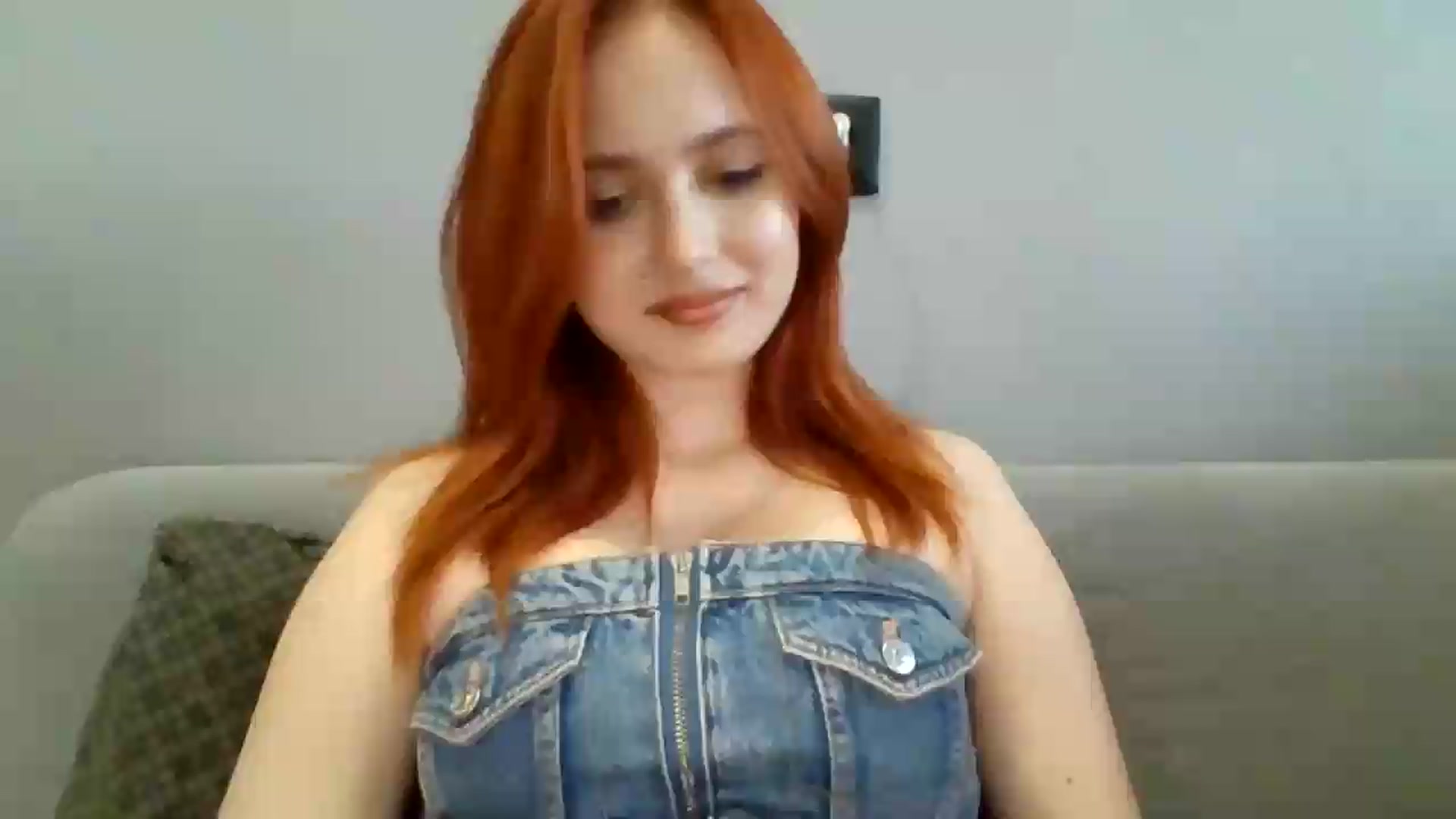 Gallery image thumbnail from AylinaGold's myfreecams stream on, 08/22/2026, 16:33 image 14 of 20
