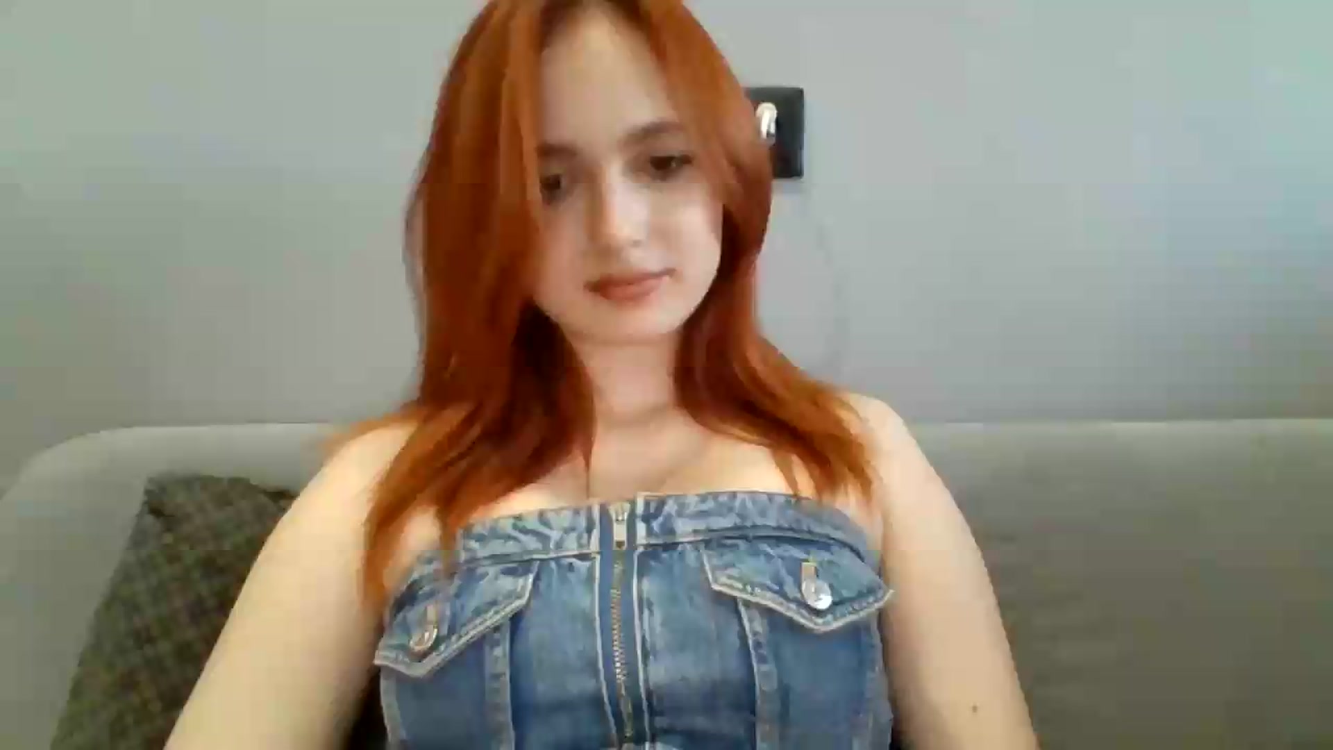 Gallery image thumbnail from AylinaGold's myfreecams stream on, 08/22/2026, 16:33 image 16 of 20