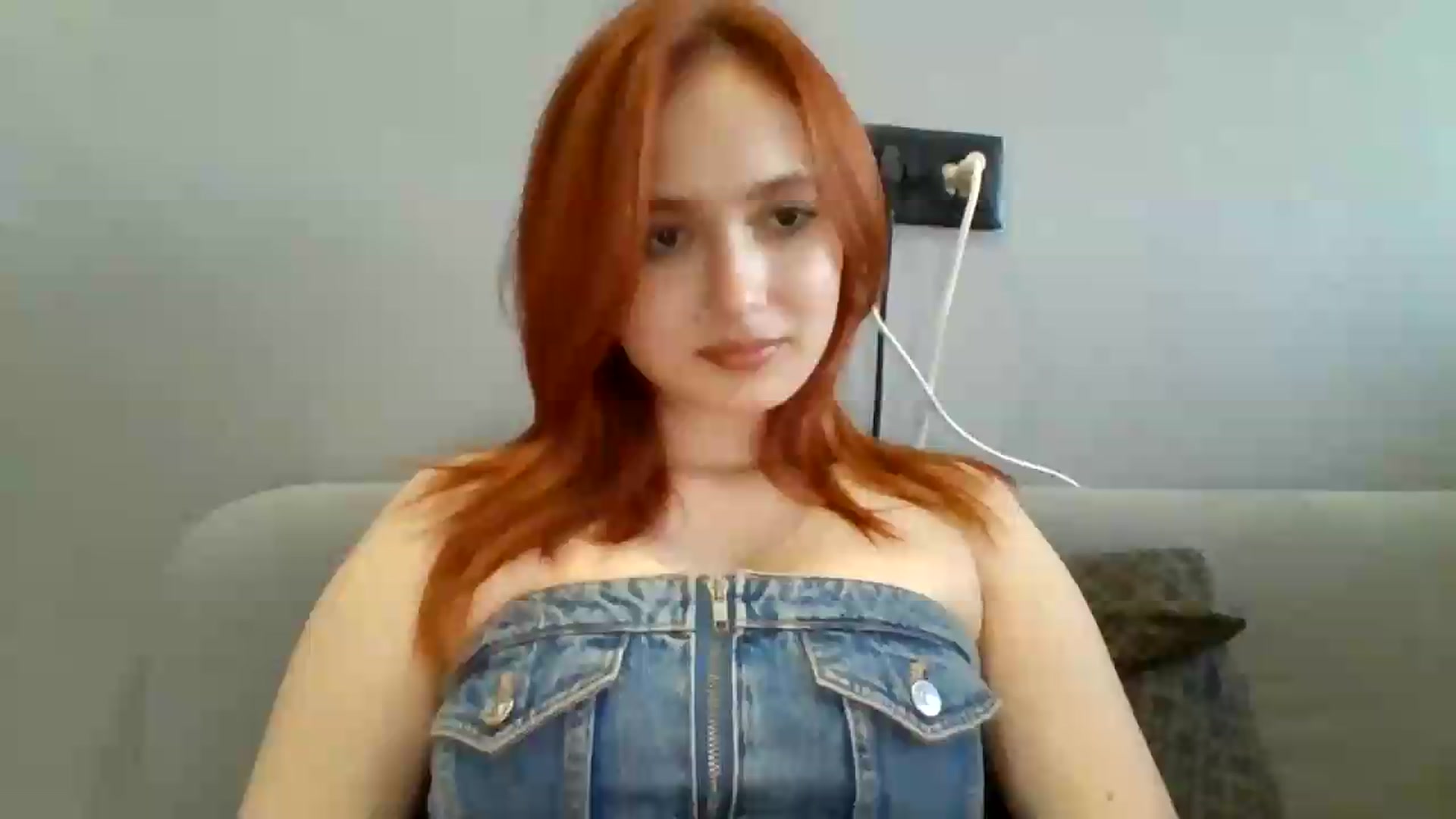 Gallery image thumbnail from AylinaGold's myfreecams stream on, 08/22/2026, 16:33 image 2 of 20