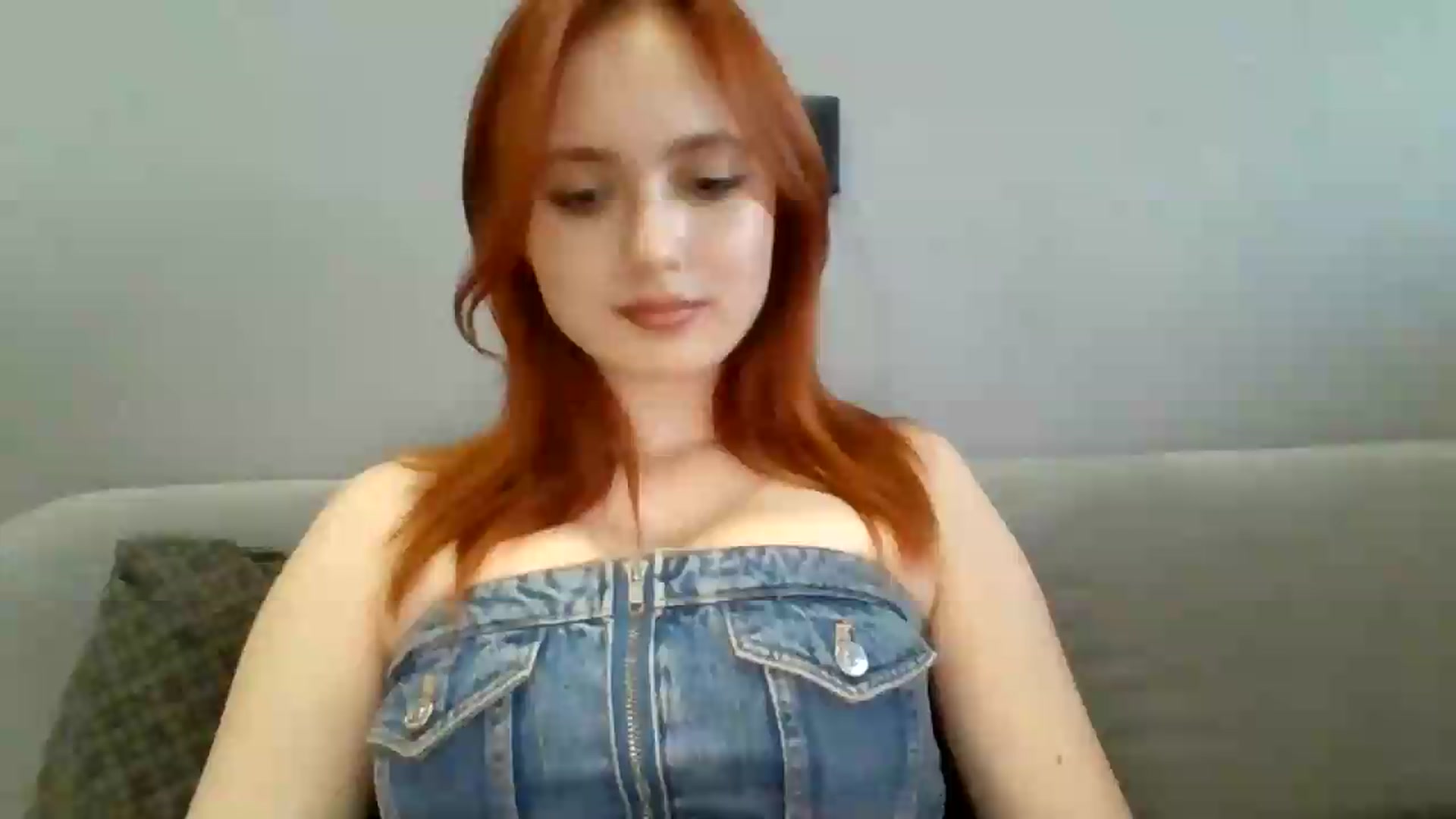 Gallery image thumbnail from AylinaGold's myfreecams stream on, 08/22/2026, 16:33 image 18 of 20