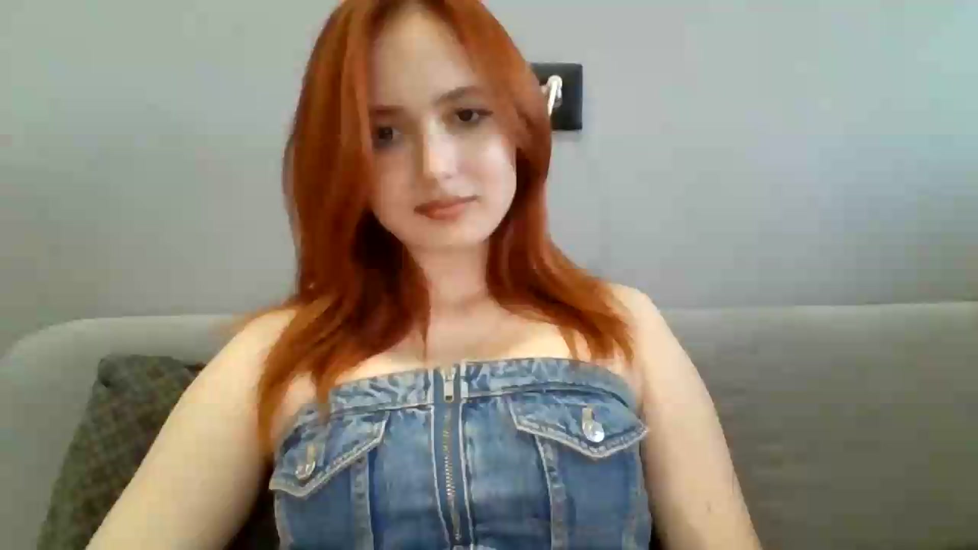Gallery image thumbnail from AylinaGold's myfreecams stream on, 08/22/2026, 16:33 image 15 of 20