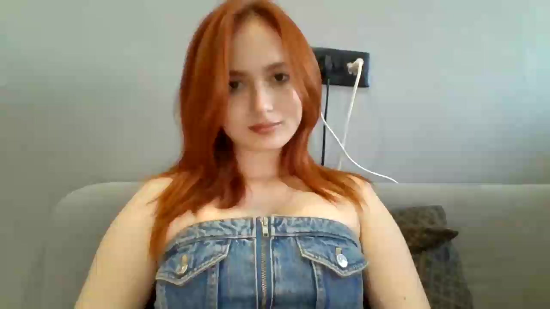 Gallery image thumbnail from AylinaGold's myfreecams stream on, 08/22/2026, 16:33 image 4 of 20