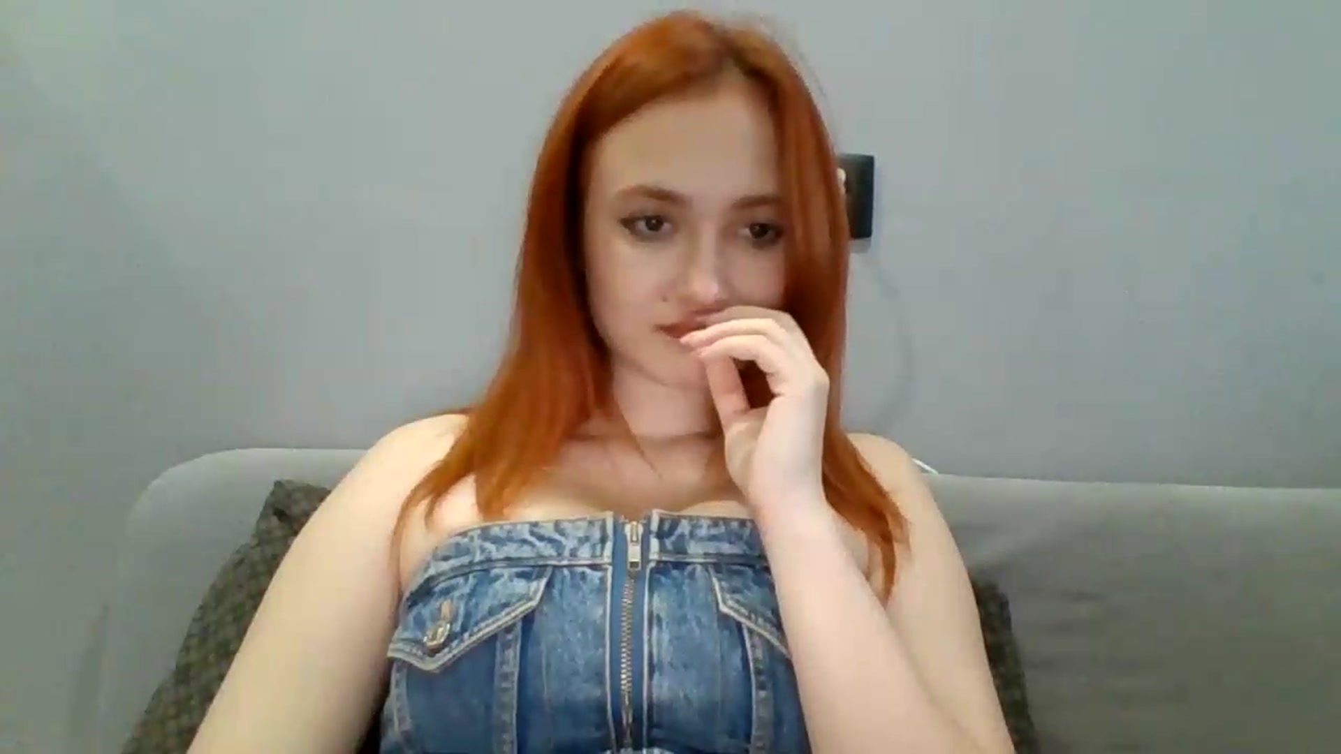 Gallery image thumbnail from AylinaGold's myfreecams stream on, 08/22/2026, 16:57 image 12 of 20