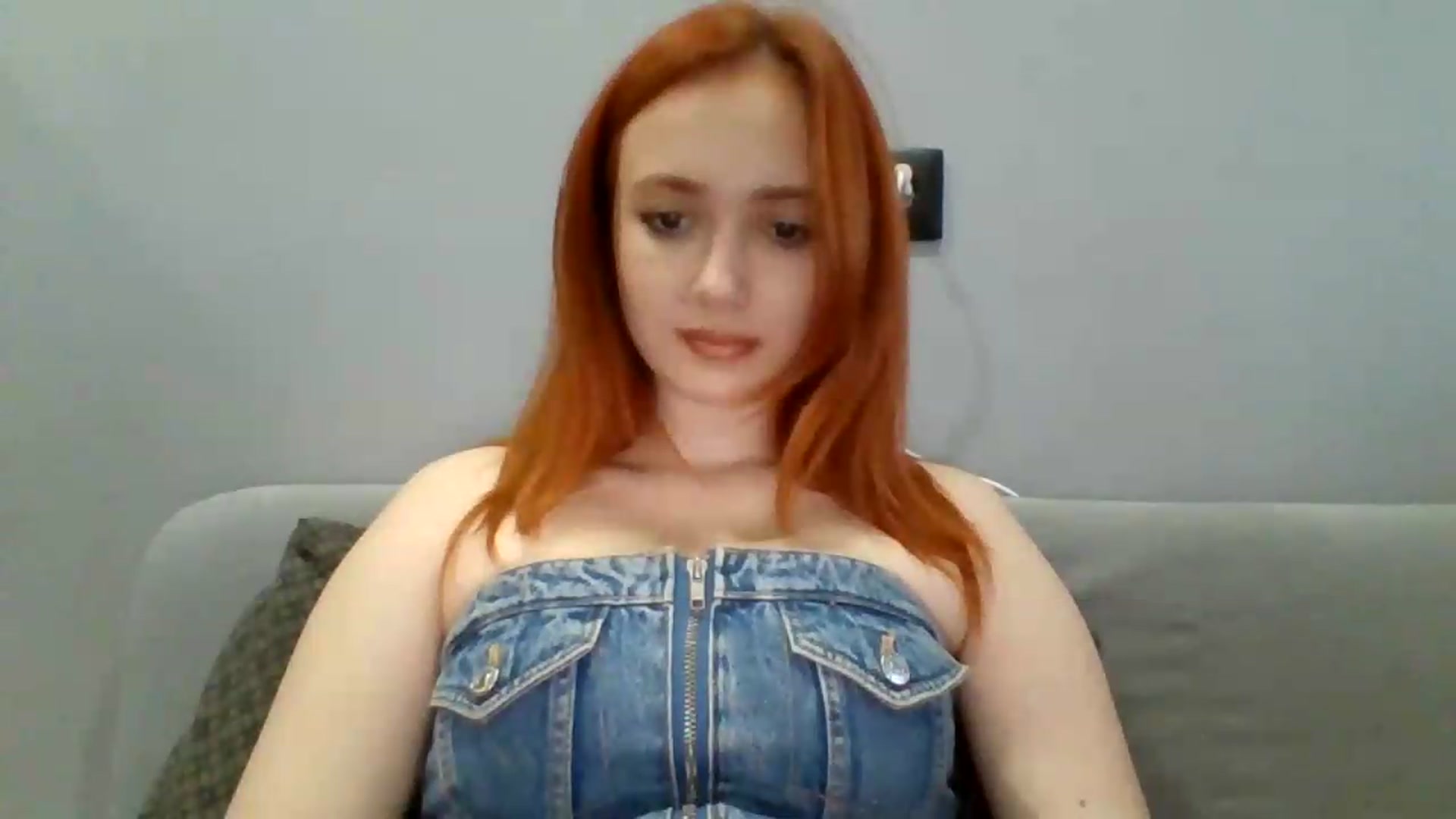 Gallery image thumbnail from AylinaGold's myfreecams stream on, 08/22/2026, 16:57 image 10 of 20
