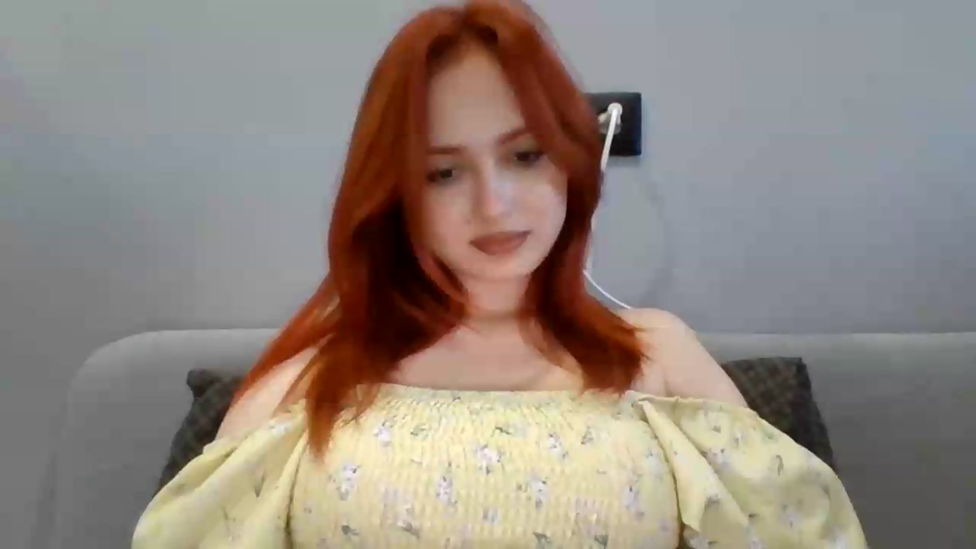 Gallery image thumbnail from AylinaGold's myfreecams stream on, 08/25/2026, 17:02 image 4 of 20