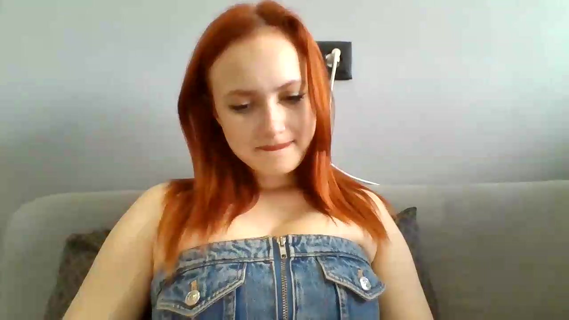 Gallery image thumbnail from AylinaGold's myfreecams stream on, 09/04/2026, 10:30 image 15 of 20