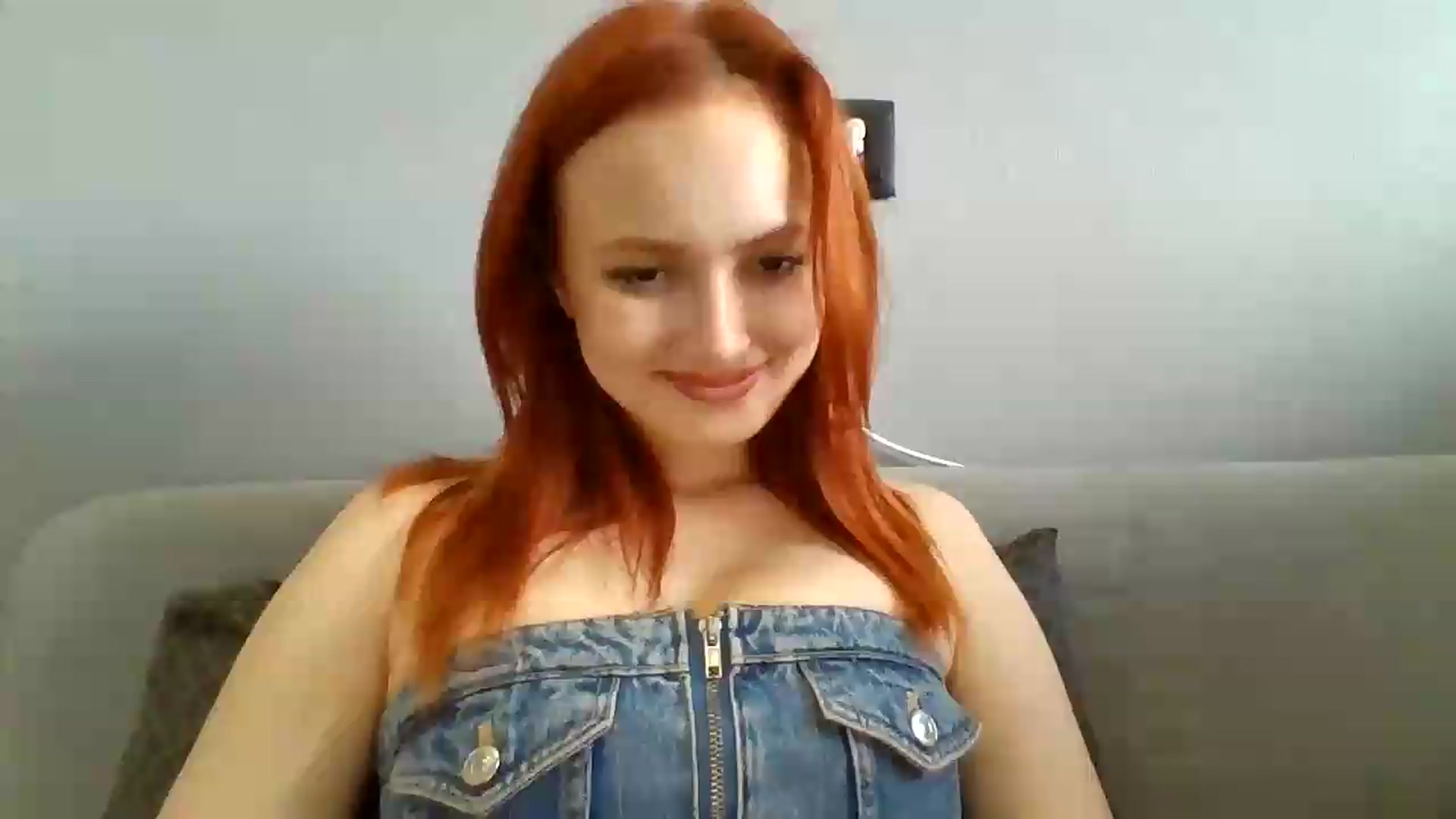 Gallery image thumbnail from AylinaGold's myfreecams stream on, 09/04/2026, 10:30 image 16 of 20