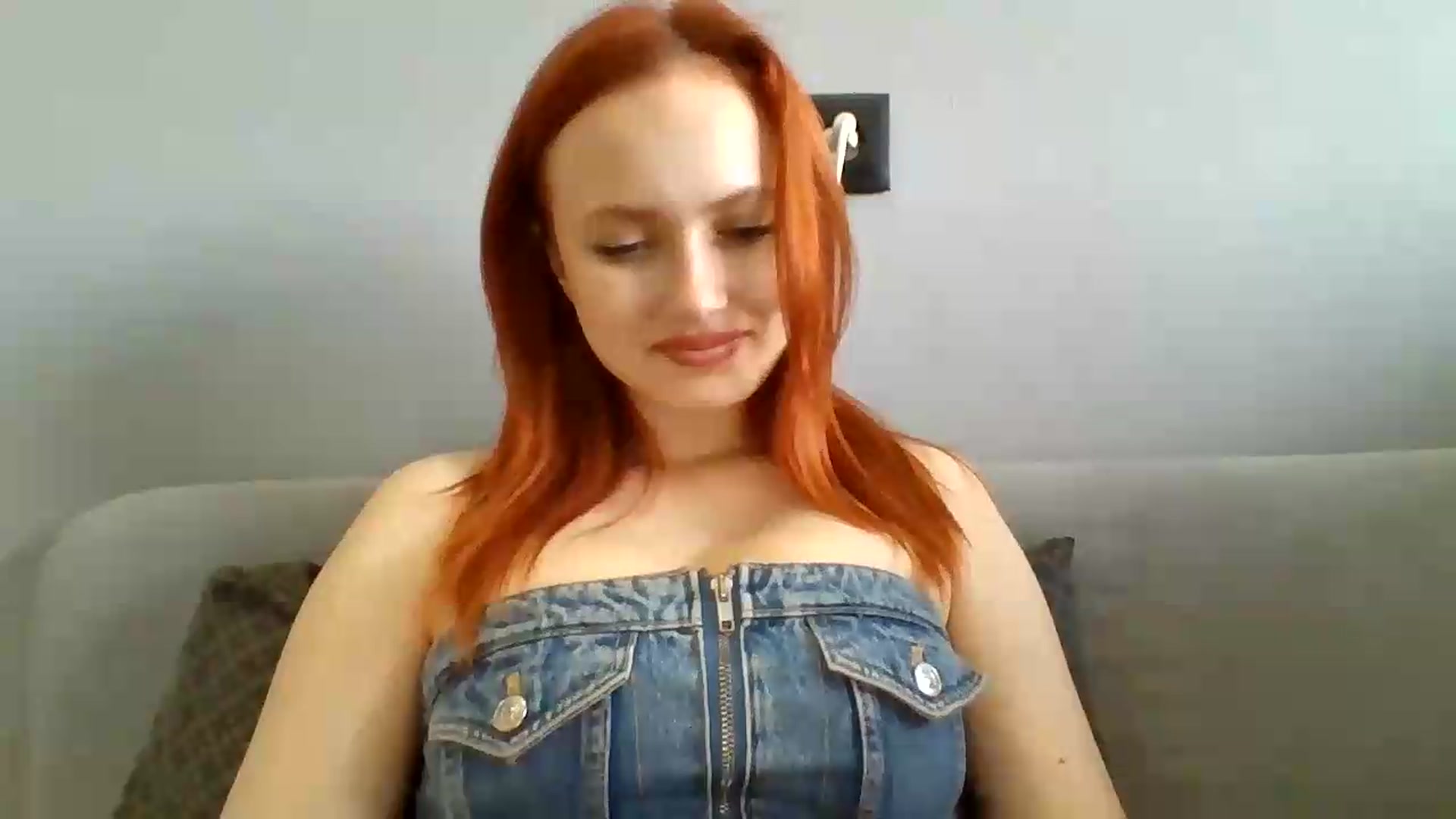 Gallery image thumbnail from AylinaGold's myfreecams stream on, 09/04/2026, 10:30 image 17 of 20