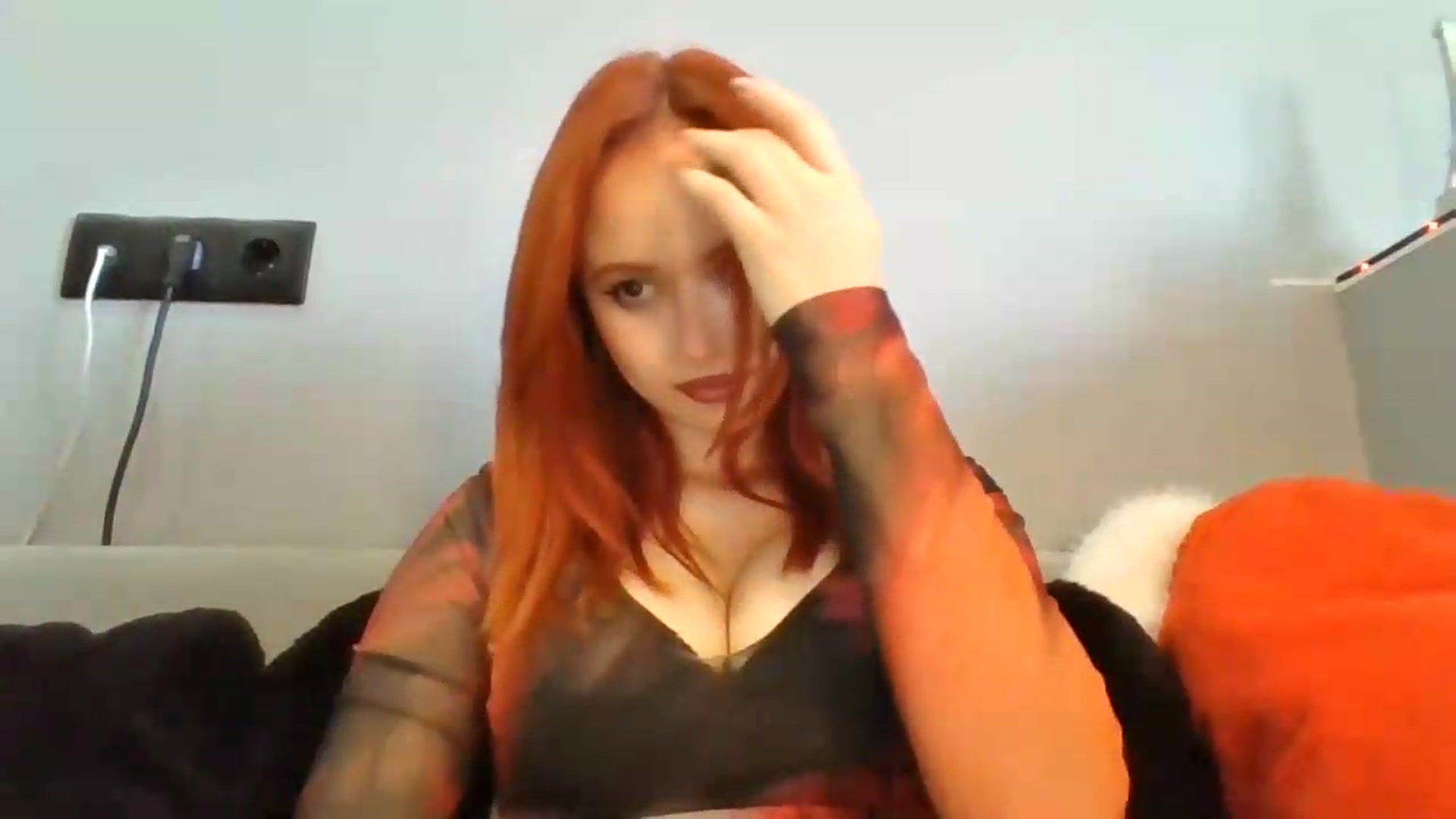 Gallery image thumbnail from AylinaGold's myfreecams stream on, 09/15/2026, 10:29 image 2 of 20