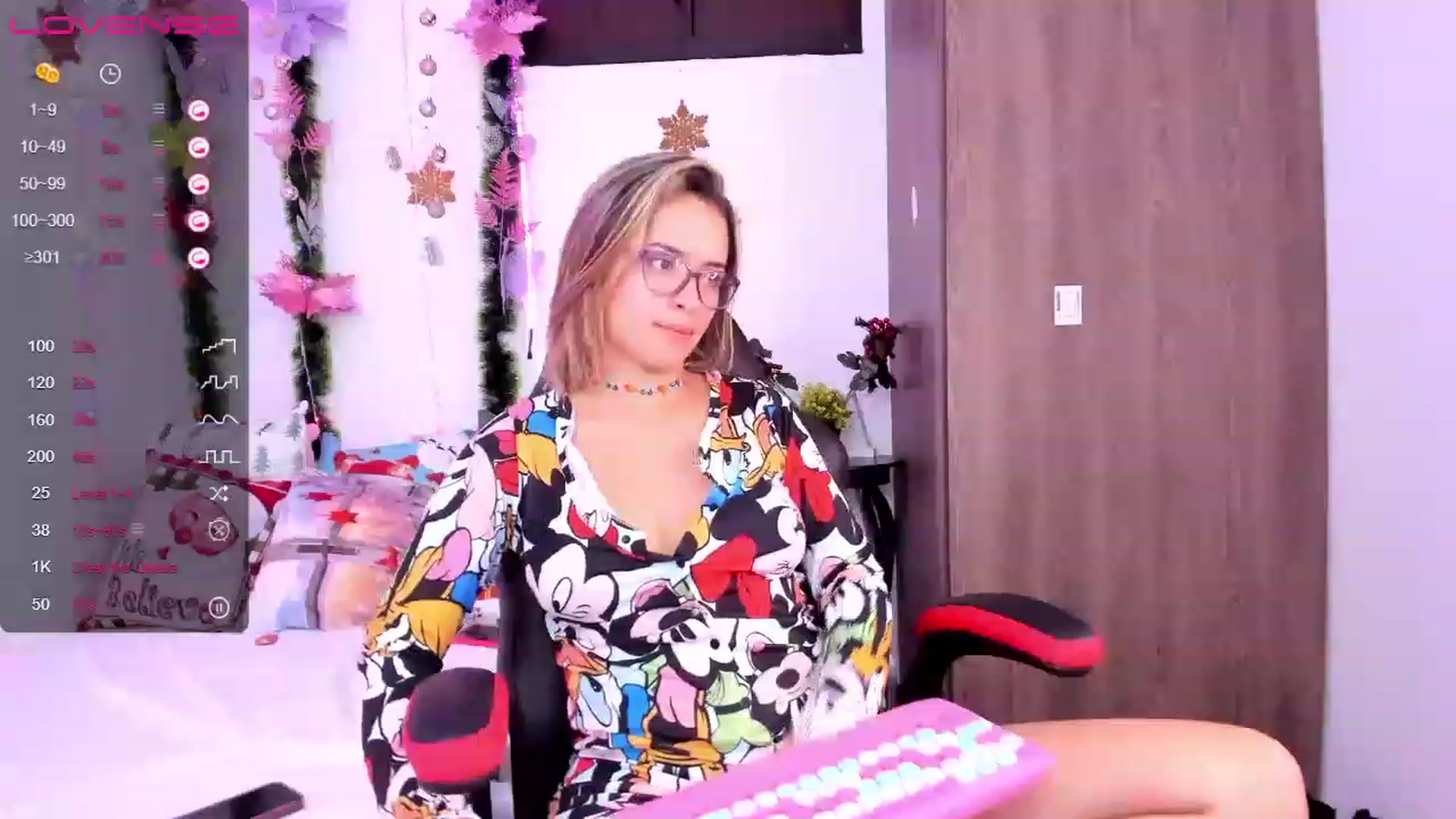 Gallery image thumbnail from Aziacollens98's myfreecams stream on, 12/17/2022, 14:06 image 16 of 20
