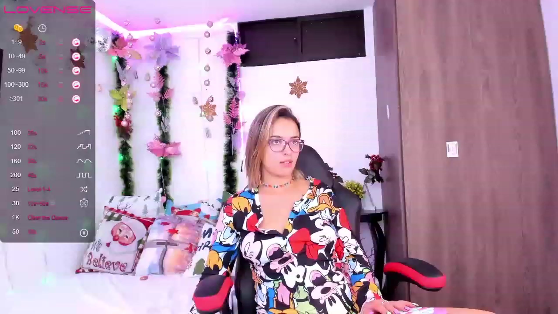 Gallery image thumbnail from Aziacollens98's myfreecams stream on, 12/17/2022, 14:06 image 5 of 20