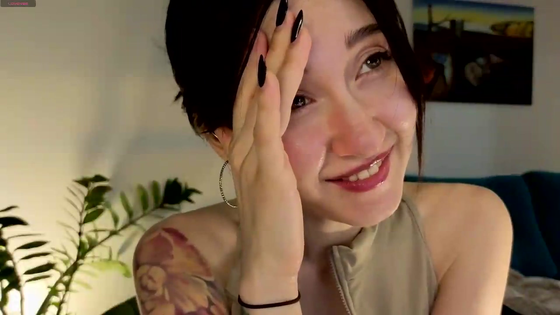 Gallery image thumbnail from Azulafire's myfreecams stream on, 07/04/2026, 24:18 image 3 of 20