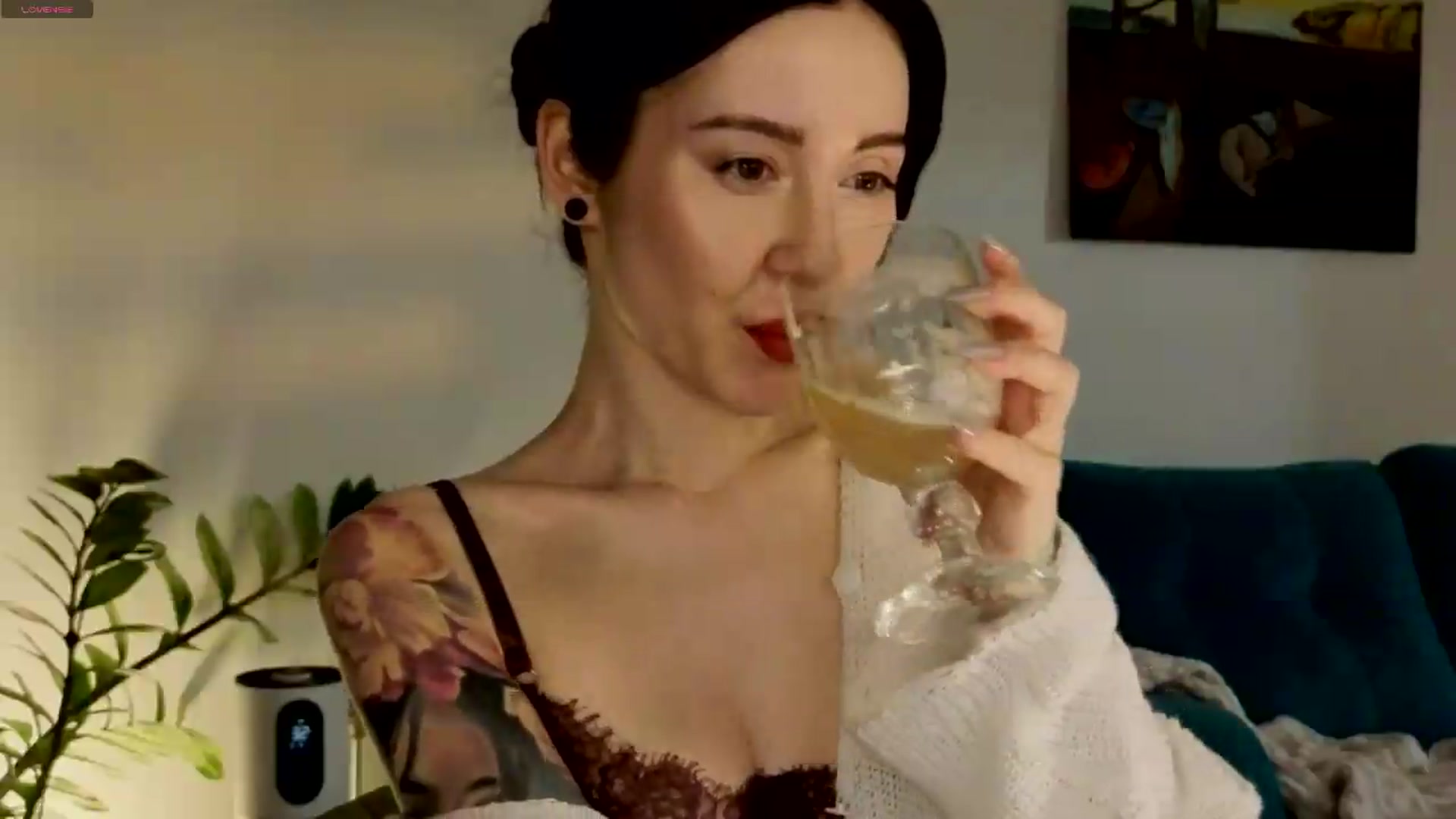 Gallery image thumbnail from Azulafire's myfreecams stream on, 07/08/2026, 20:52 image 13 of 20
