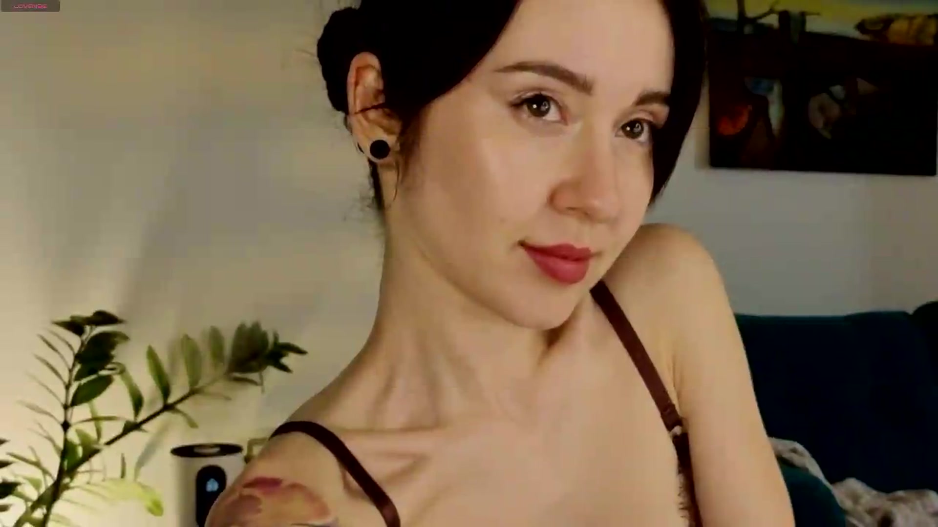 Gallery image thumbnail from Azulafire's myfreecams stream on, 07/09/2026, 24:00 image 14 of 20