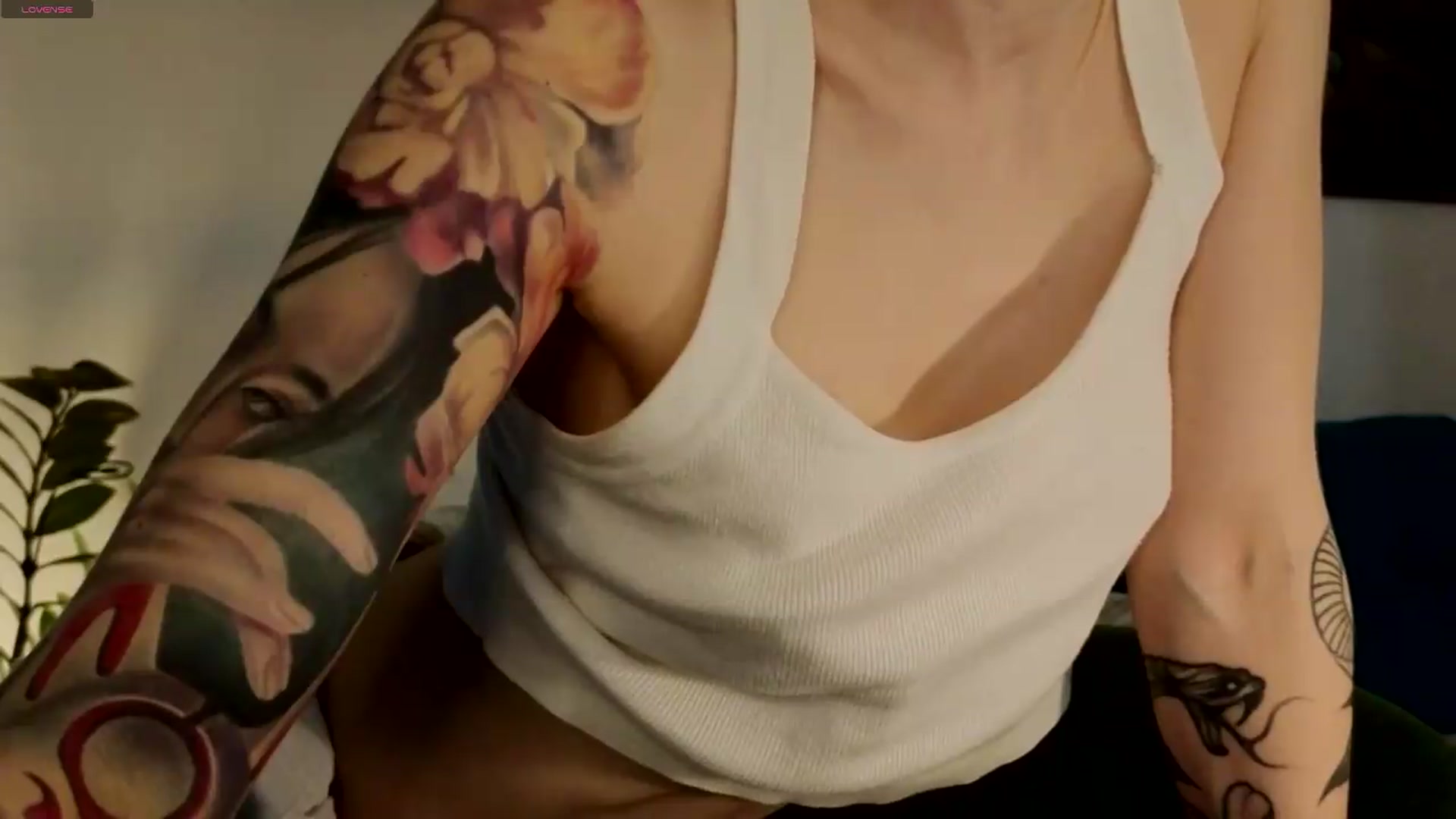 Gallery image thumbnail from Azulafire's myfreecams stream on, 07/10/2026, 01:09 image 19 of 20