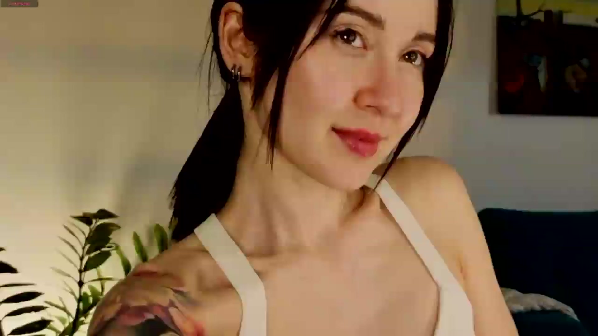 Gallery image thumbnail from Azulafire's myfreecams stream on, 07/10/2026, 01:09 image 1 of 20