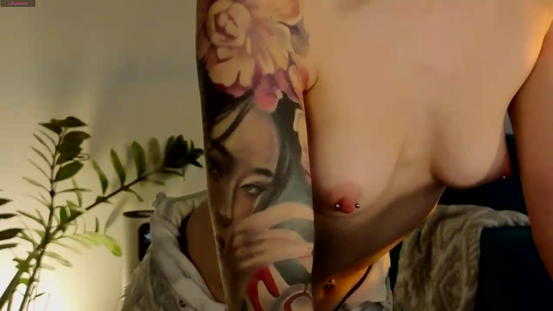 Gallery image thumbnail from Azulafire's myfreecams stream on, 07/10/2026, 01:09 image 11 of 20