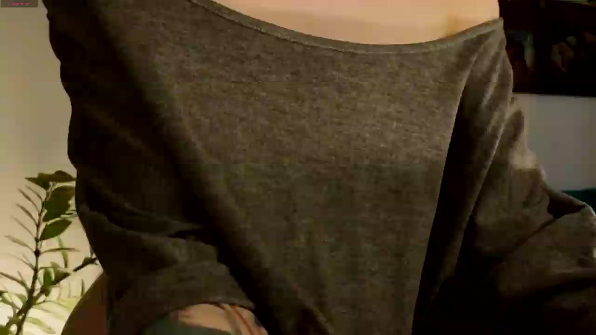 Gallery image thumbnail from Azulafire's myfreecams stream on, 07/12/2026, 22:32 image 12 of 20
