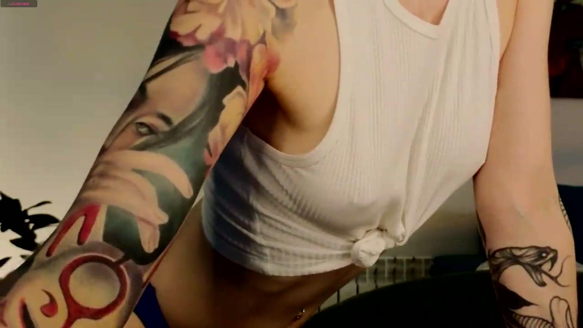 Gallery image thumbnail from Azulafire's myfreecams stream on, 07/16/2026, 01:29 image 19 of 20