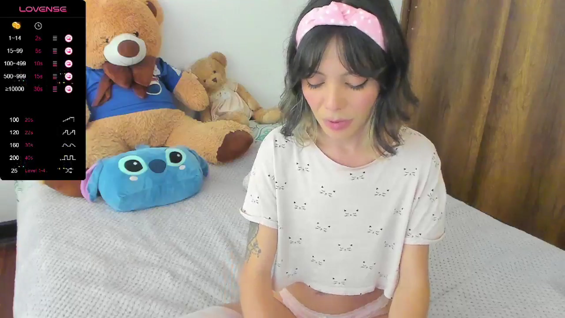 Gallery image thumbnail from Azulita_'s myfreecams stream on, 08/05/2024, 17:17 image 12 of 20