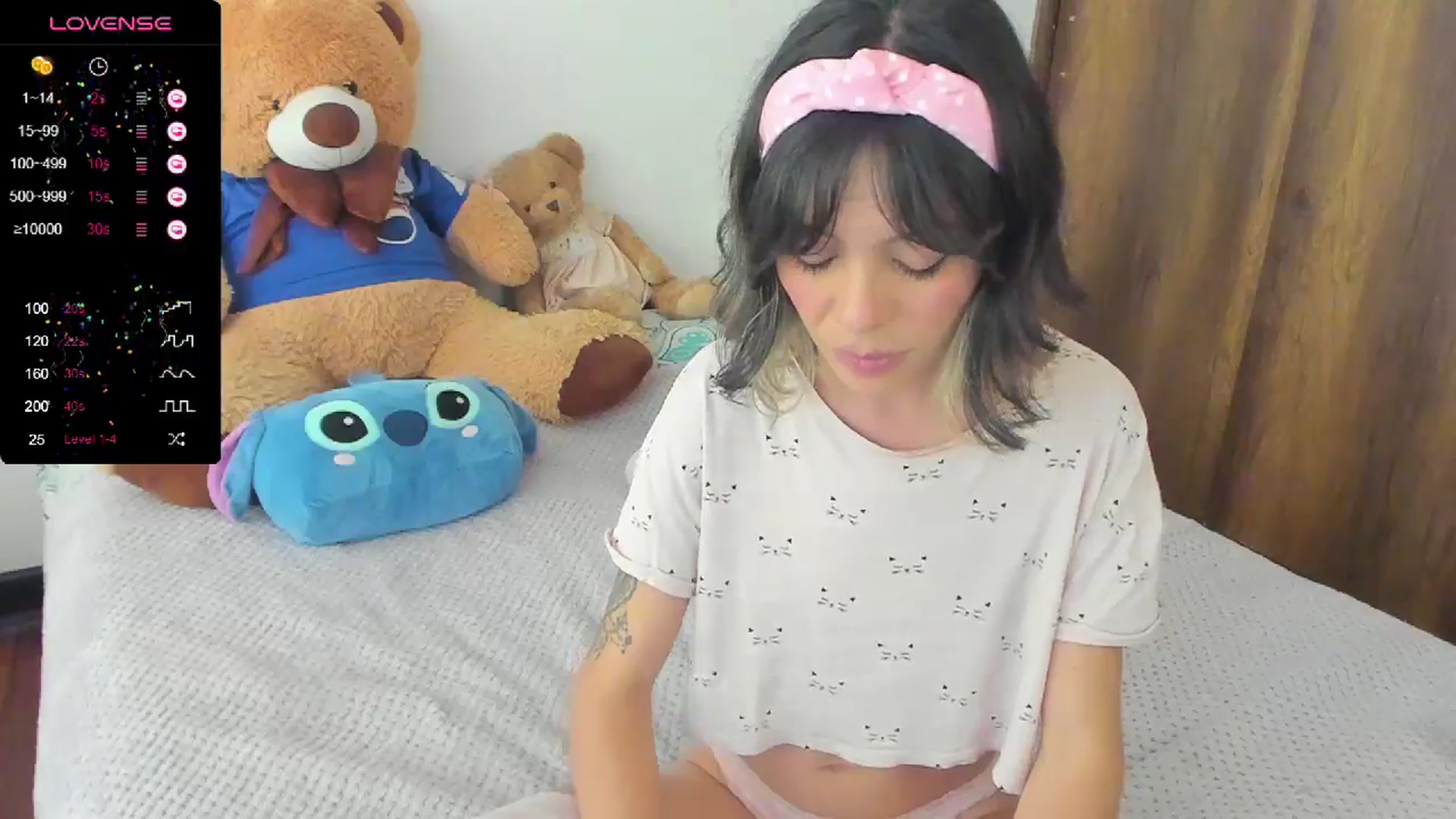 Gallery image thumbnail from Azulita_'s myfreecams stream on, 08/05/2024, 17:17 image 13 of 20