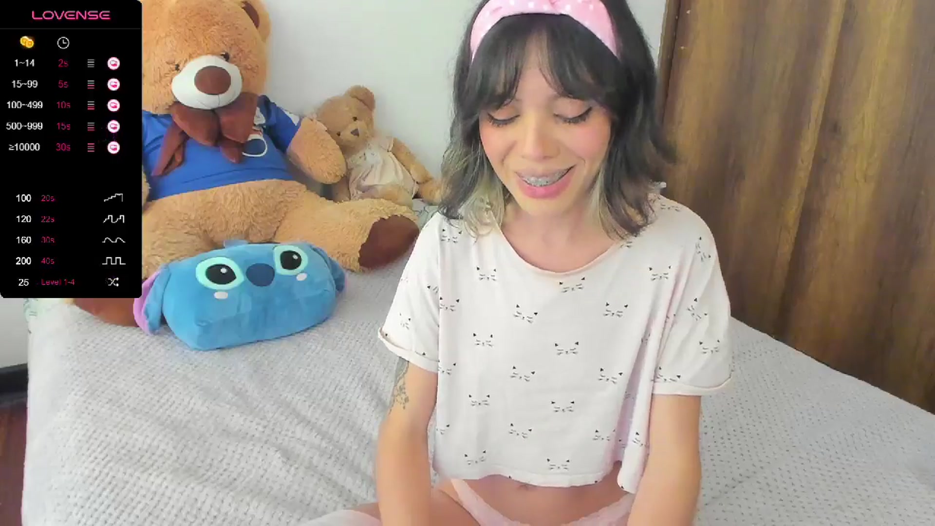 Gallery image thumbnail from Azulita_'s myfreecams stream on, 08/05/2024, 17:17 image 9 of 20