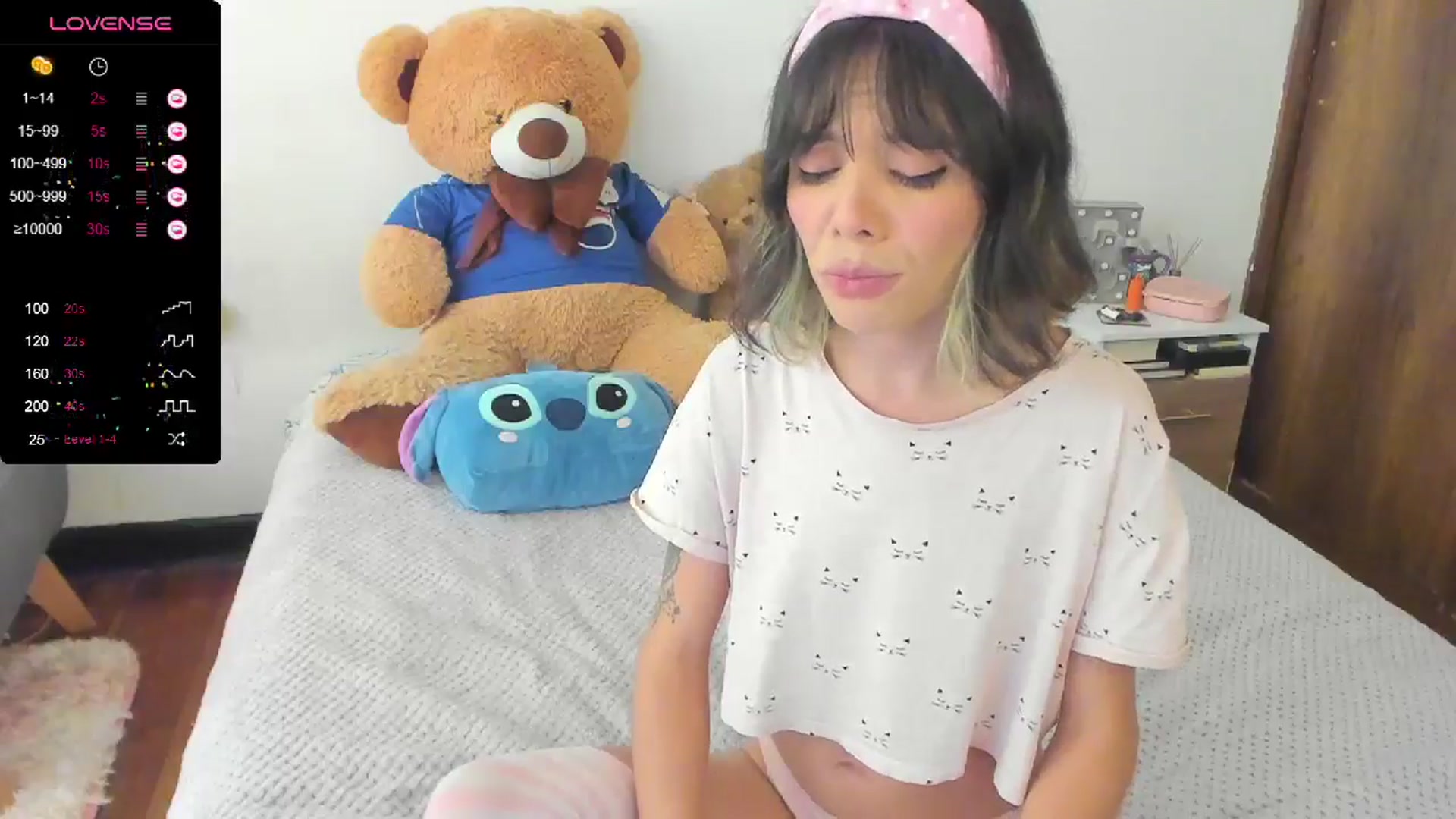 Gallery image thumbnail from Azulita_'s myfreecams stream on, 08/05/2024, 17:17 image 2 of 20