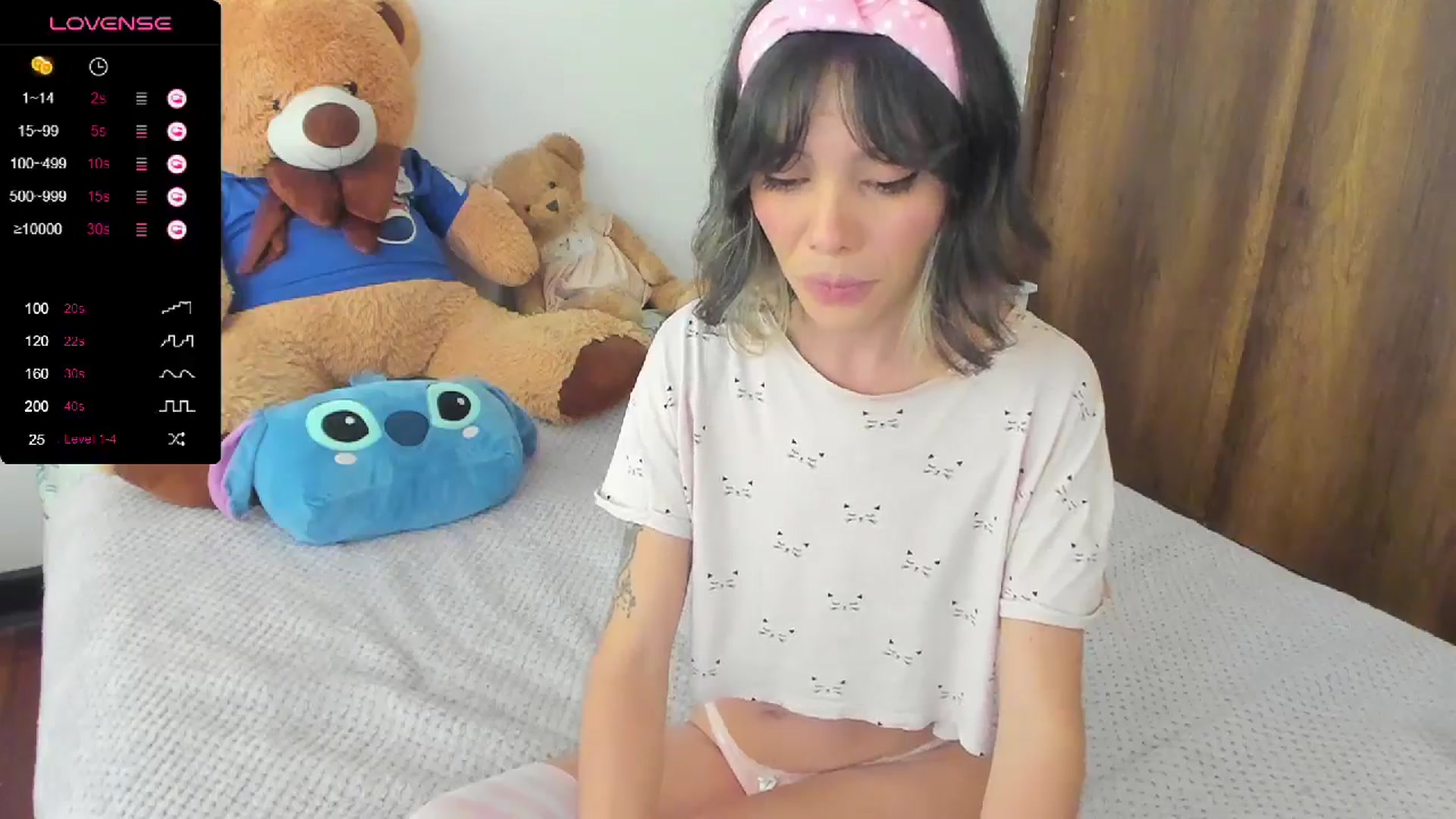 Gallery image thumbnail from Azulita_'s myfreecams stream on, 08/05/2024, 17:17 image 14 of 20