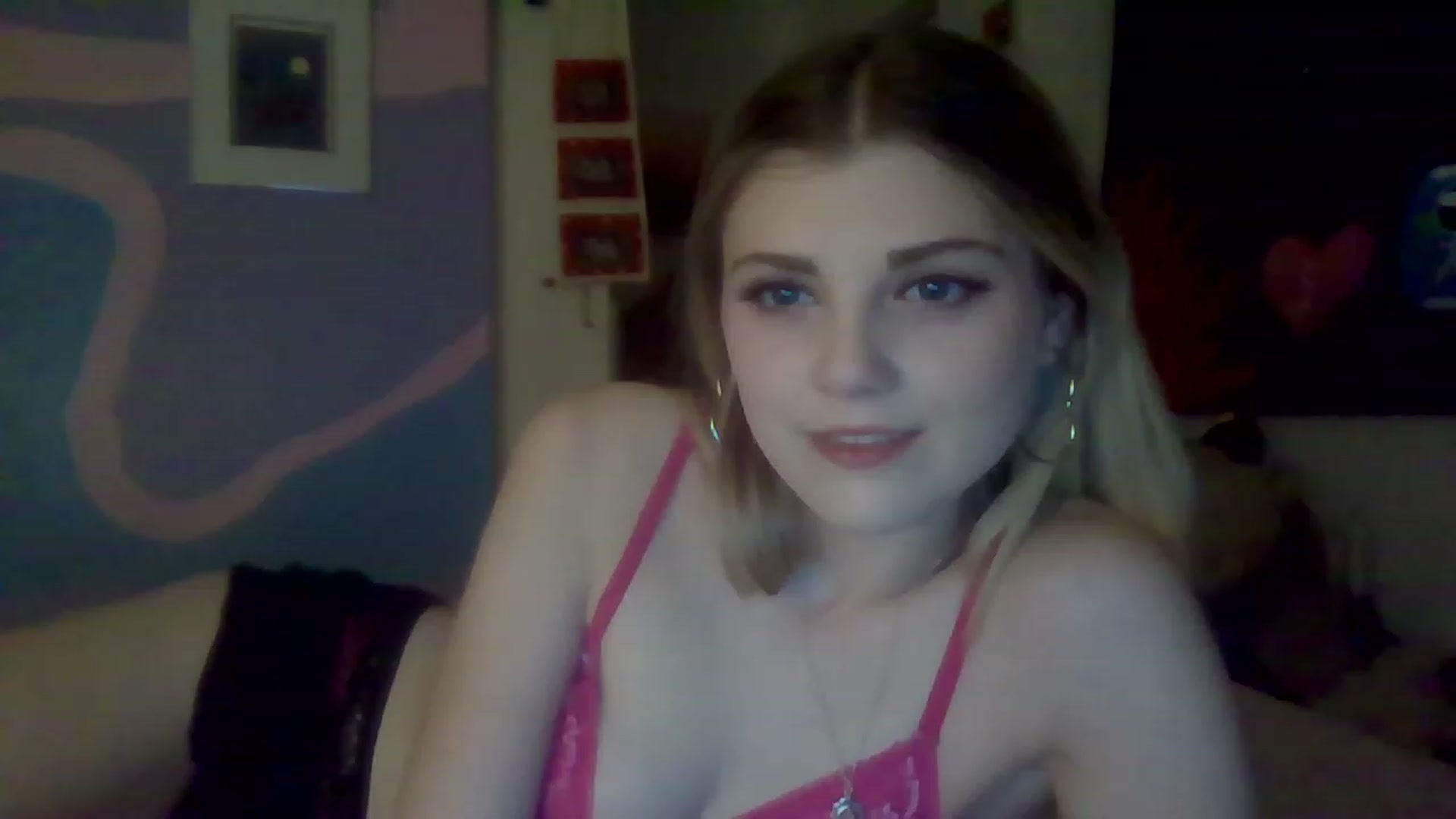 Gallery image thumbnail from B3dbug's myfreecams stream on, 12/06/2022, 21:08 image 4 of 20