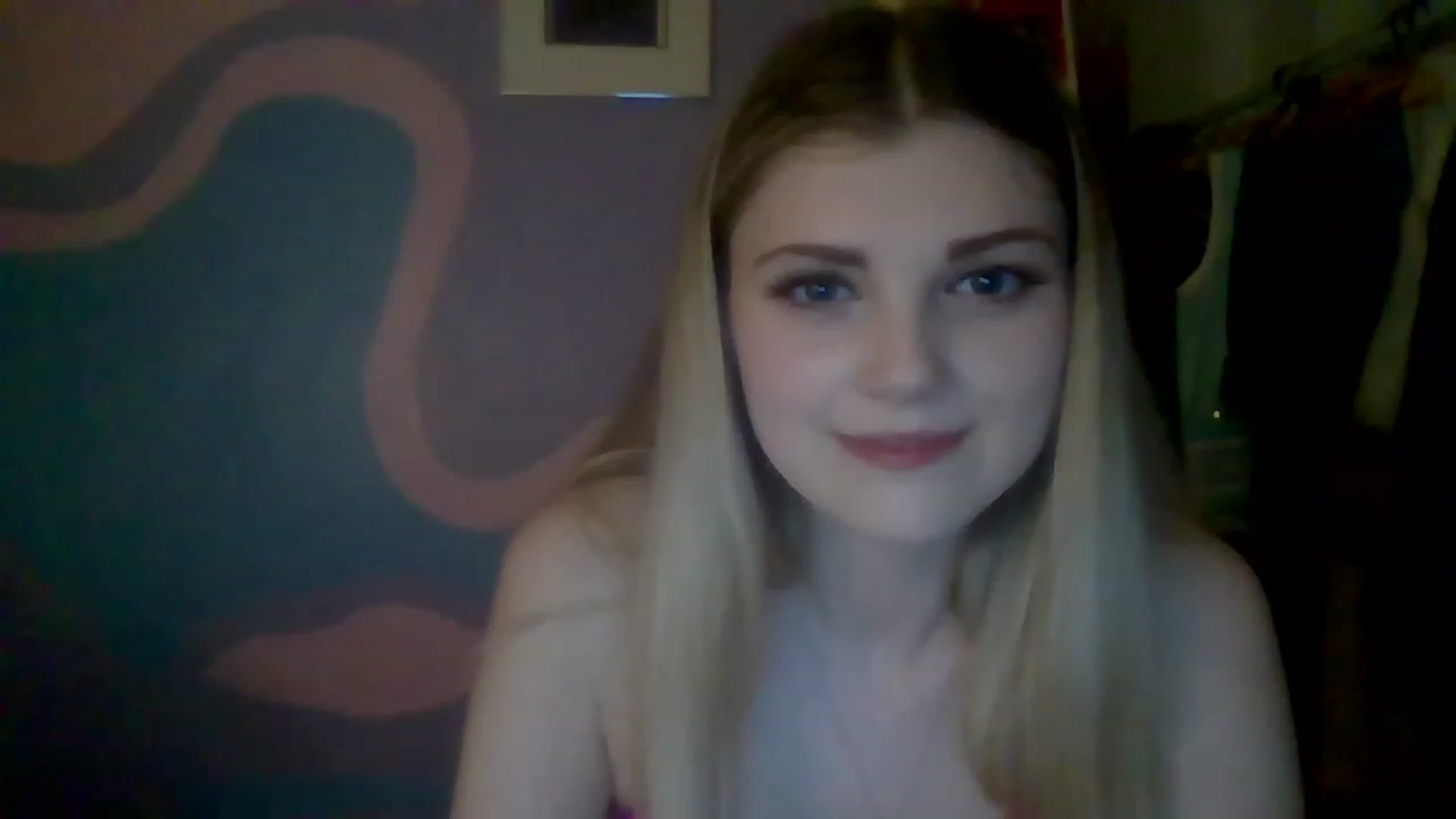Gallery image thumbnail from B3dbug's myfreecams stream on, 12/06/2022, 21:08 image 10 of 20