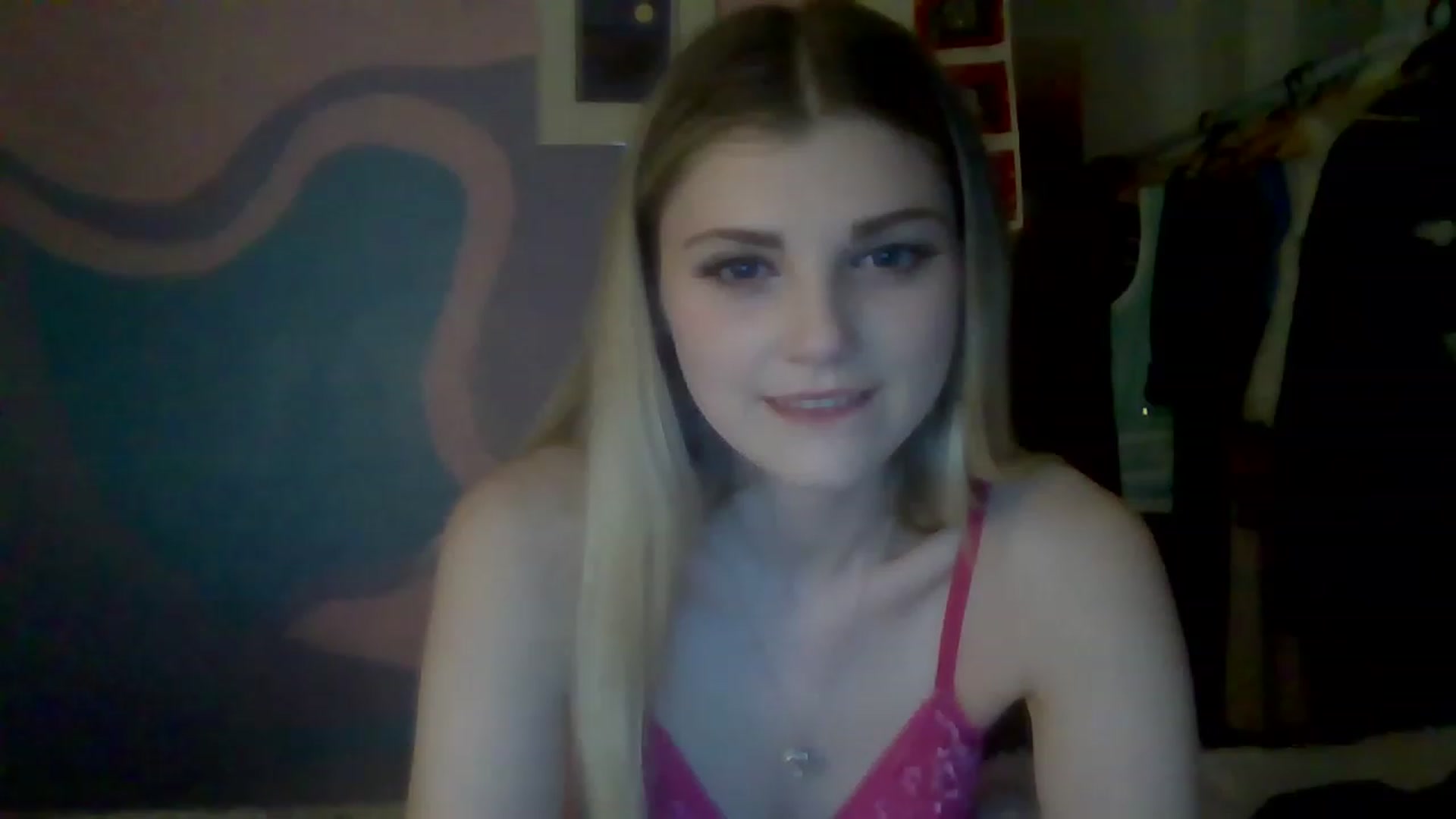Gallery image thumbnail from B3dbug's myfreecams stream on, 12/06/2022, 21:08 image 13 of 20