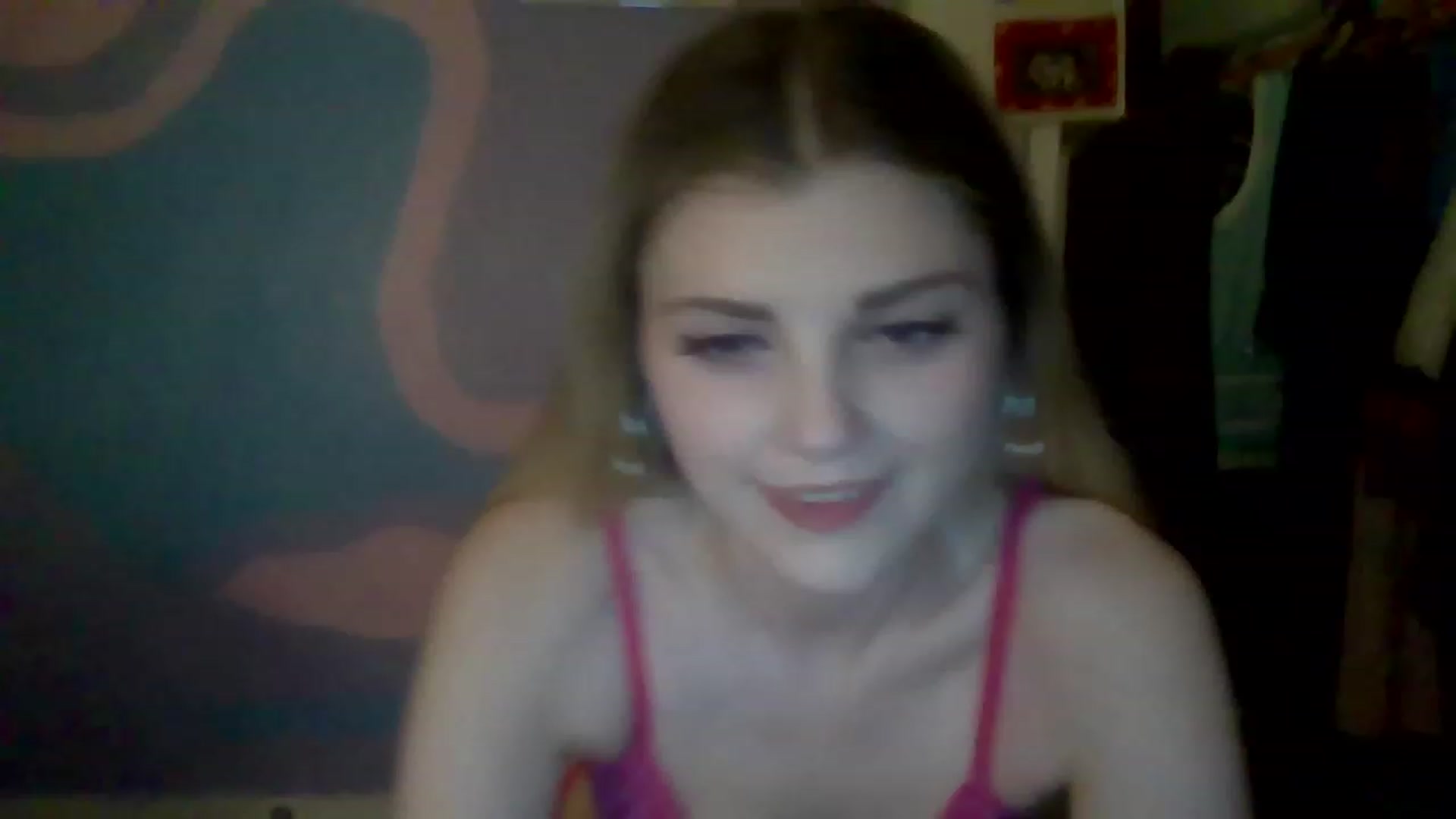 Gallery image thumbnail from B3dbug's myfreecams stream on, 12/06/2022, 21:08 image 18 of 20