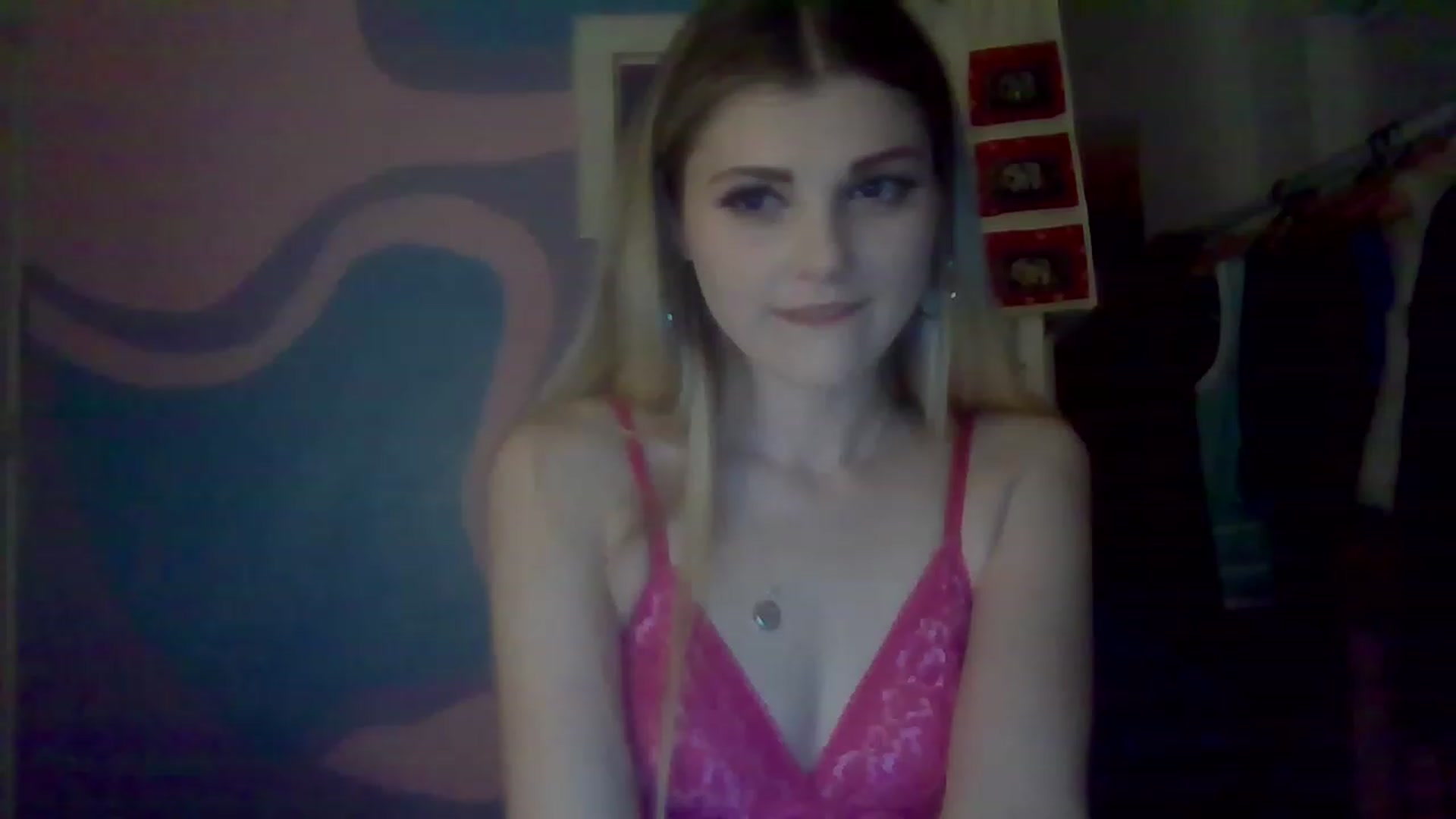 Gallery image thumbnail from B3dbug's myfreecams stream on, 12/06/2022, 21:08 image 1 of 20