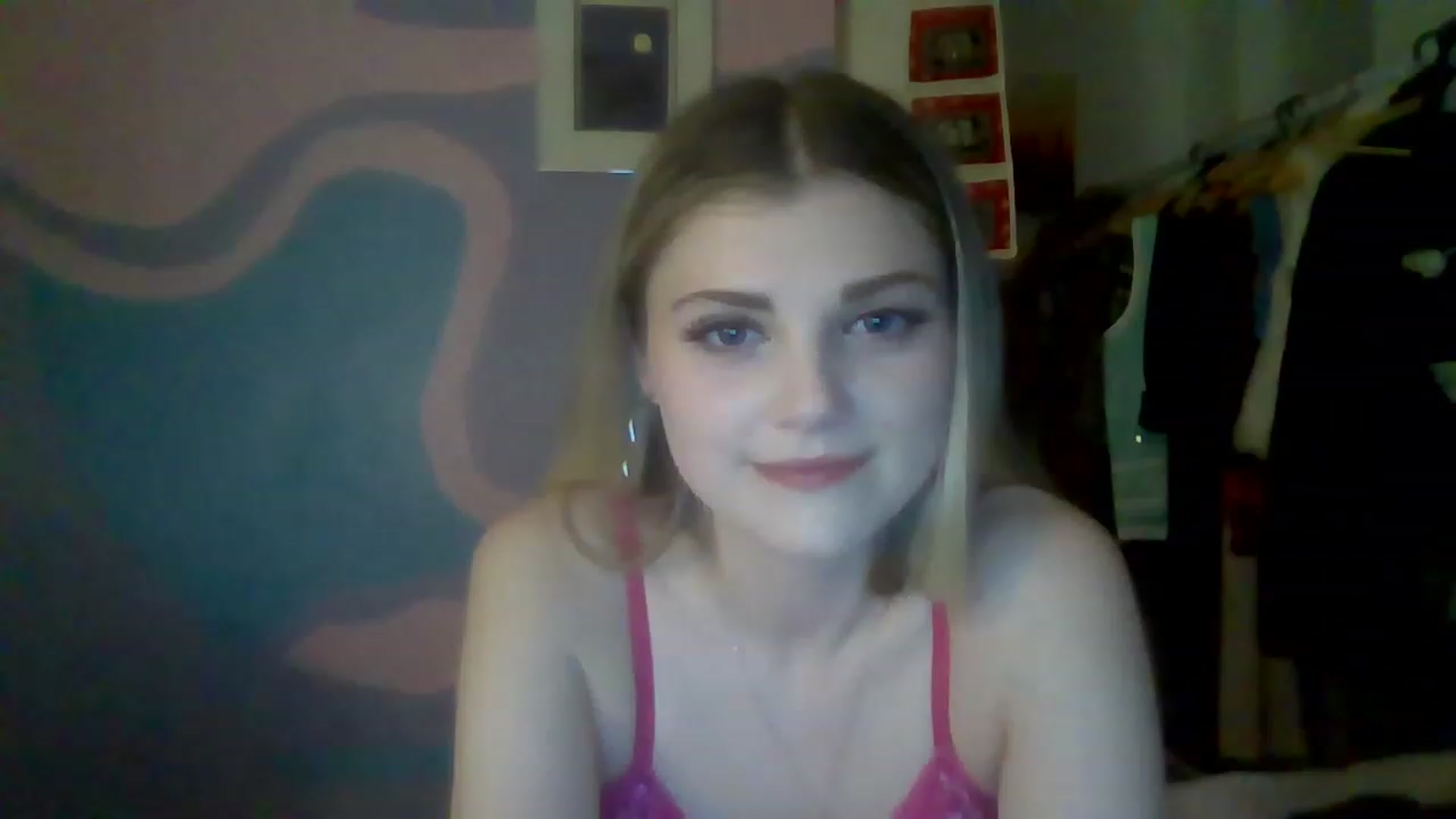 Gallery image thumbnail from B3dbug's myfreecams stream on, 12/06/2022, 21:08 image 11 of 20