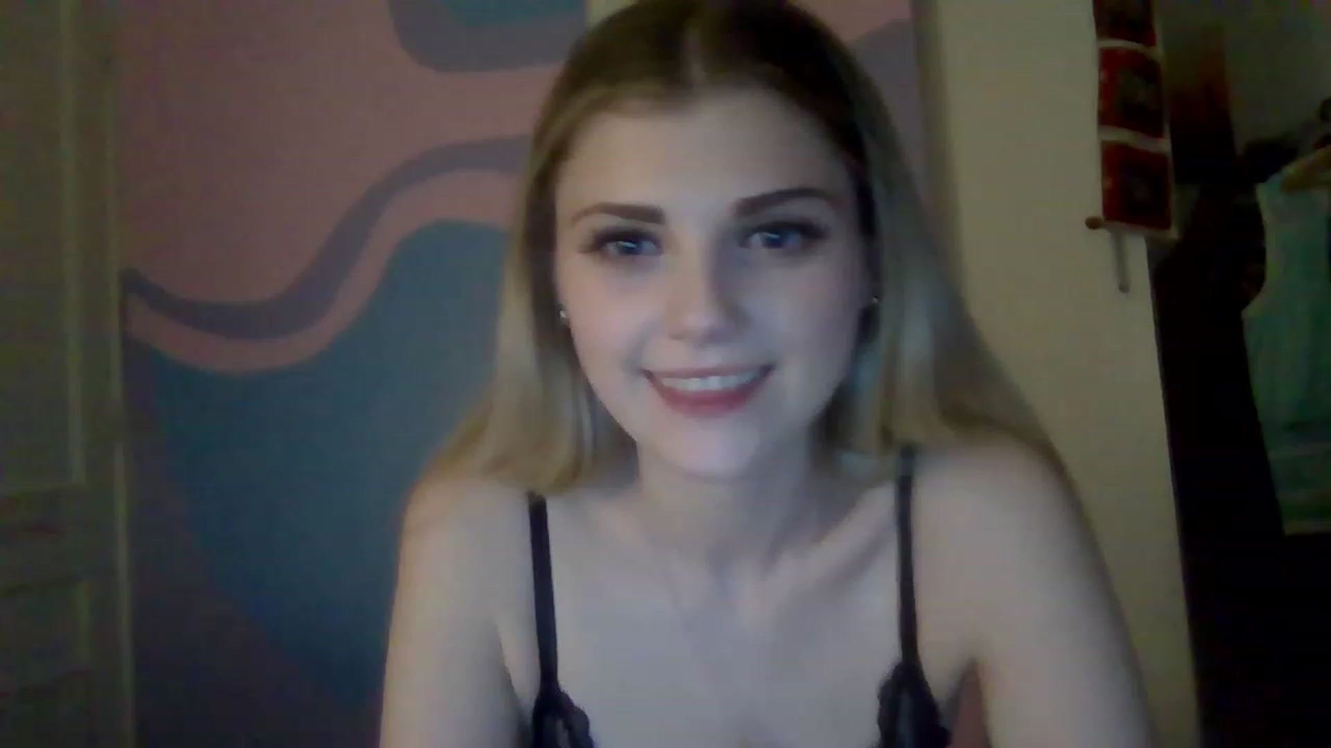 Gallery image thumbnail from B3dbug's myfreecams stream on, 12/08/2022, 24:21 image 8 of 20