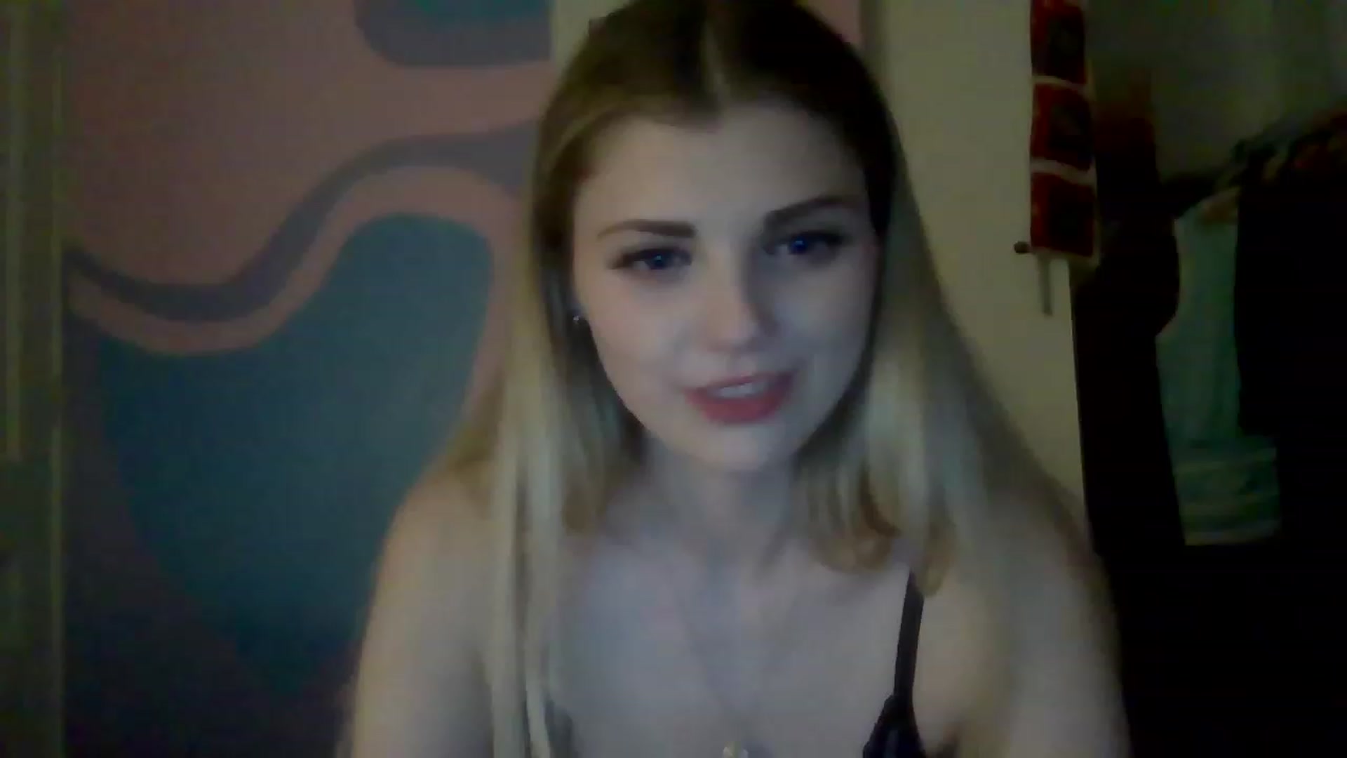 Gallery image thumbnail from B3dbug's myfreecams stream on, 12/08/2022, 24:21 image 1 of 20